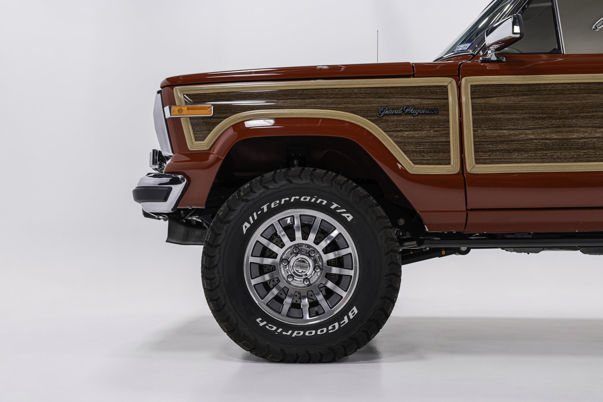 Vigilante 17-Inch Turbine Wheels for 1974–1991 Jeep Grand Wagoneer, Wagoneer & Cherokee SJ