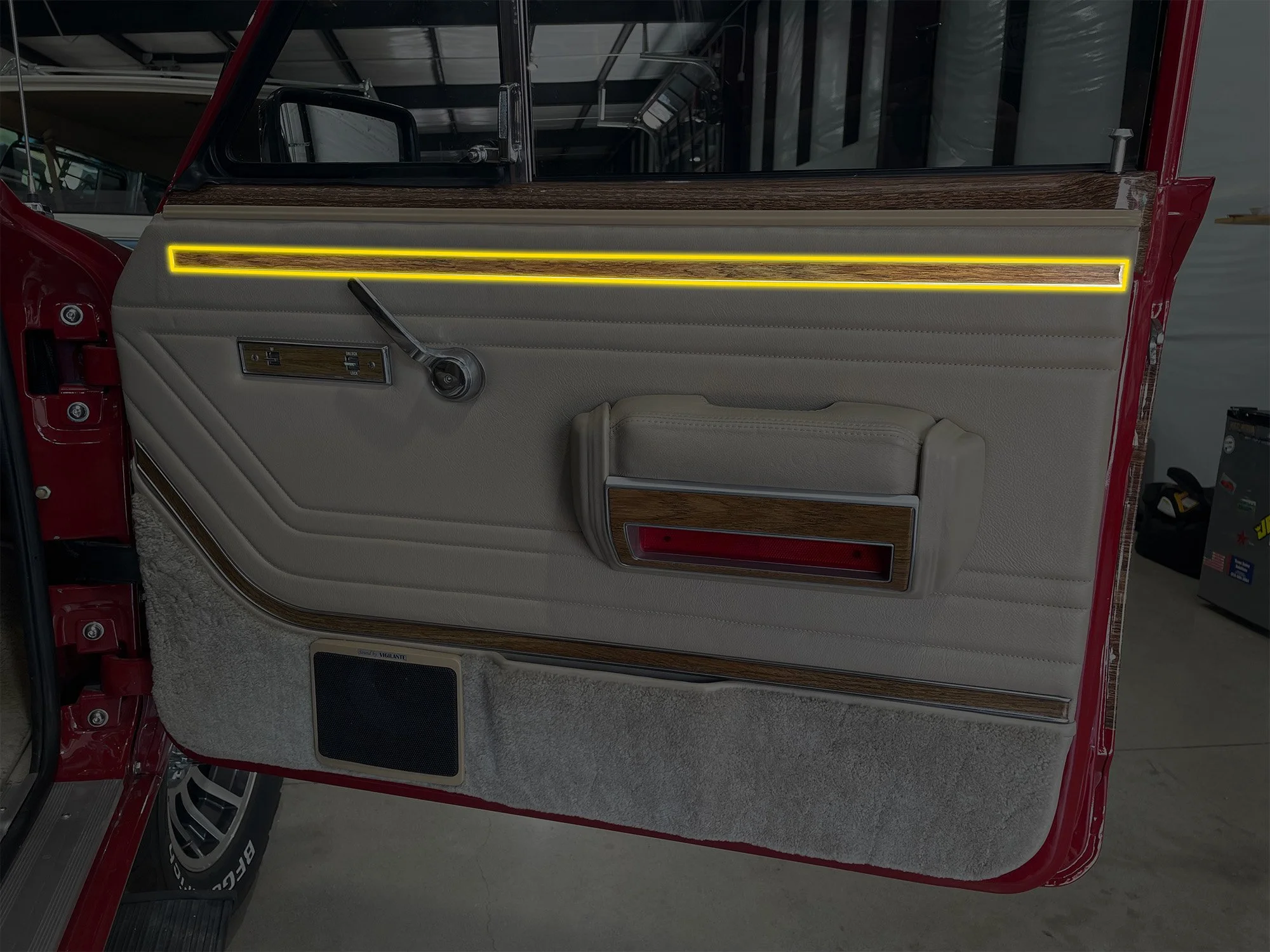 jeep-grand-wagoneer-interior-woodgrain-door-trim-10.jpg