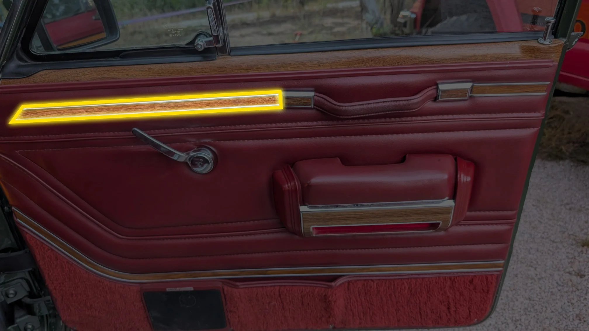 jeep-grand-wagoneer-interior-woodgrain-door-trim-14.jpg