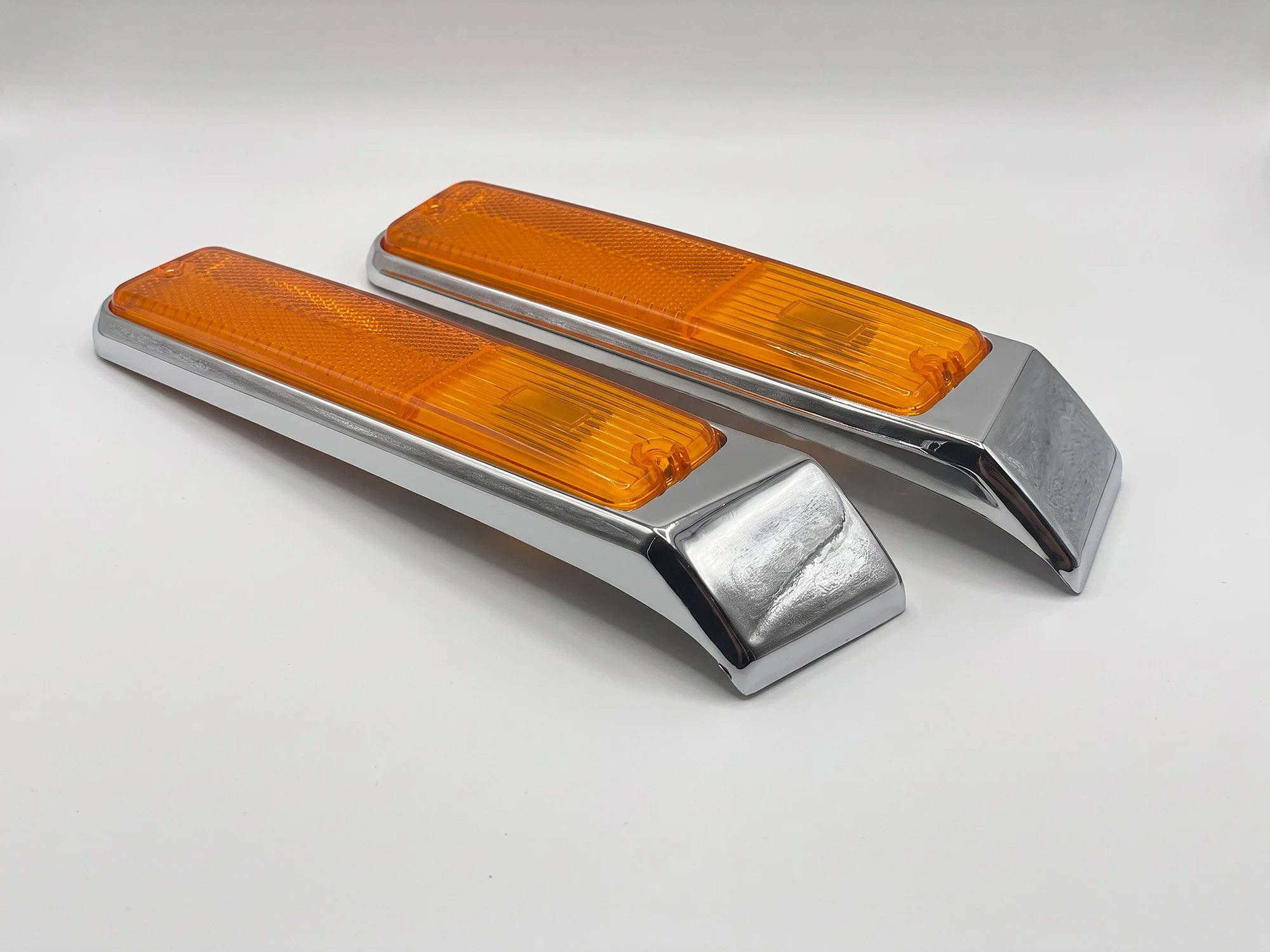 jeep-grand-wagoneer-wraparound-side-marker-lights-01.jpg