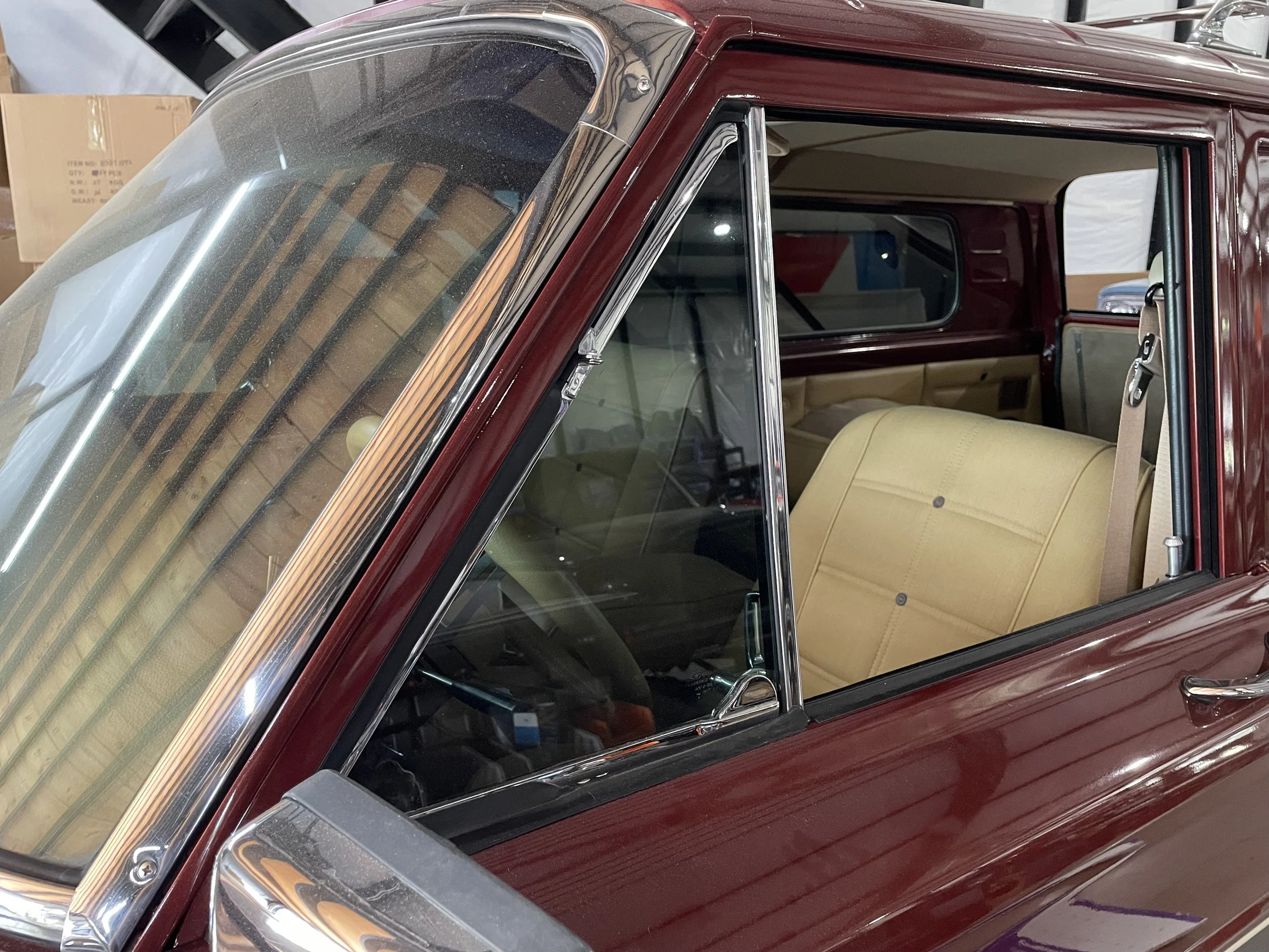 jeep-wagoneer-vent-window-assembly-restored-pair-05.jpeg