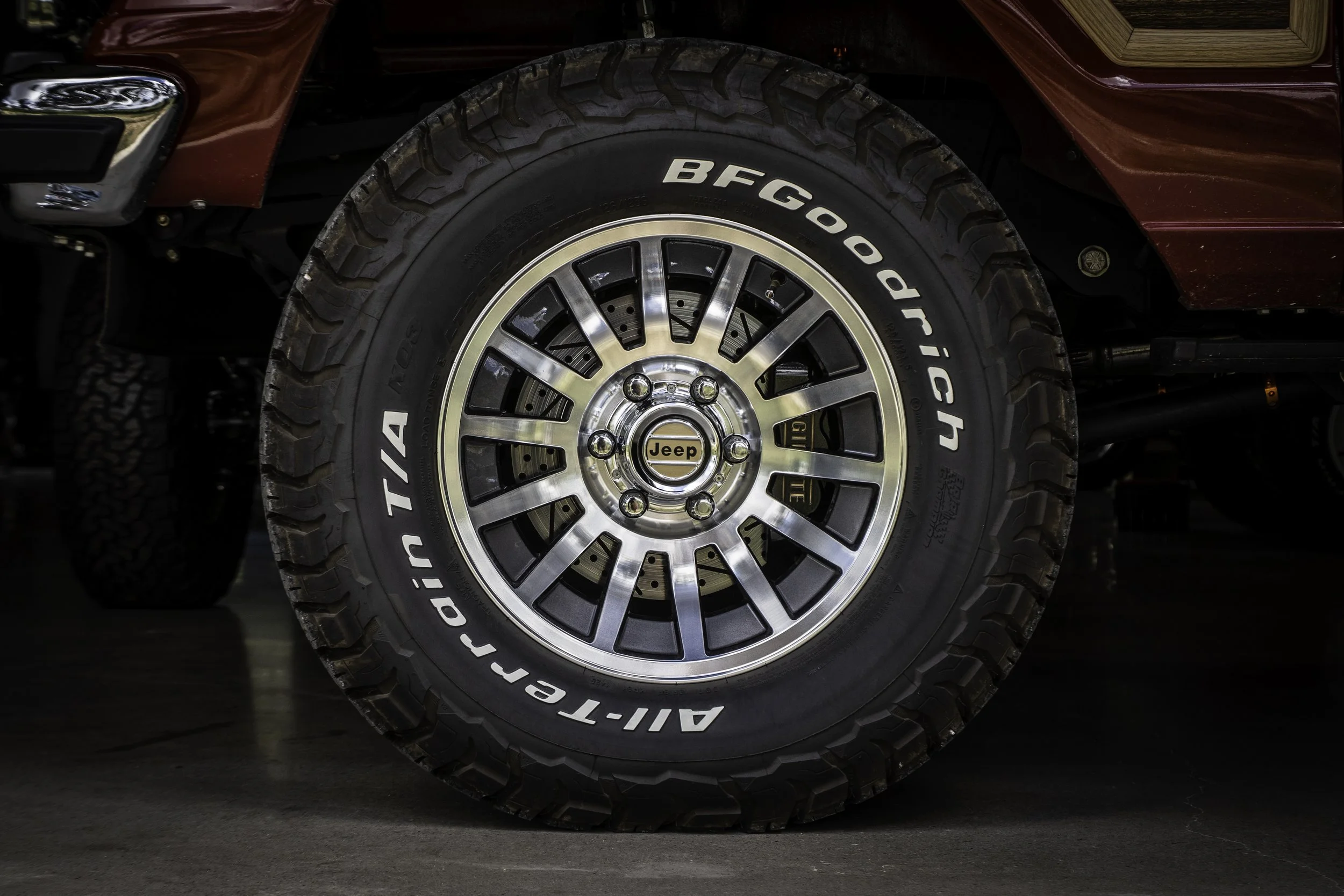 classic-gold-jeep-wheel-center-cap-02.jpg