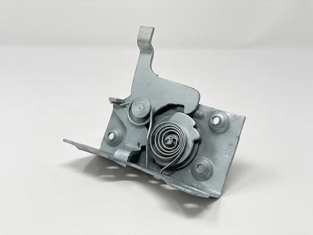 jeep-wagoneer-round-style-tailgate-latch-04.jpg