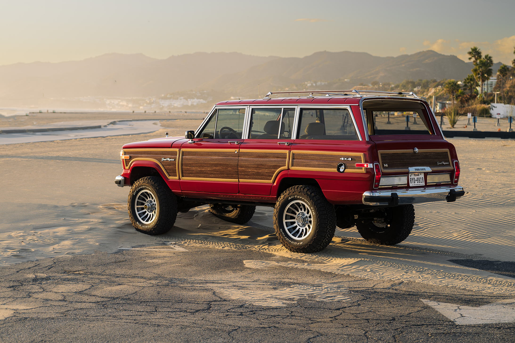 Vigilante 17-Inch Turbine-Style Wheels for 1963–1991 Jeep Full-Size Models (1987–1991 Grand Wagoneer Style)