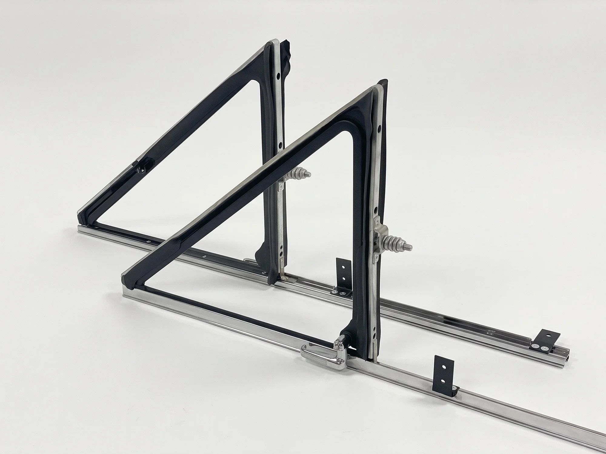 jeep-wagoneer-vent-window-assembly-restored-pair-07.jpg