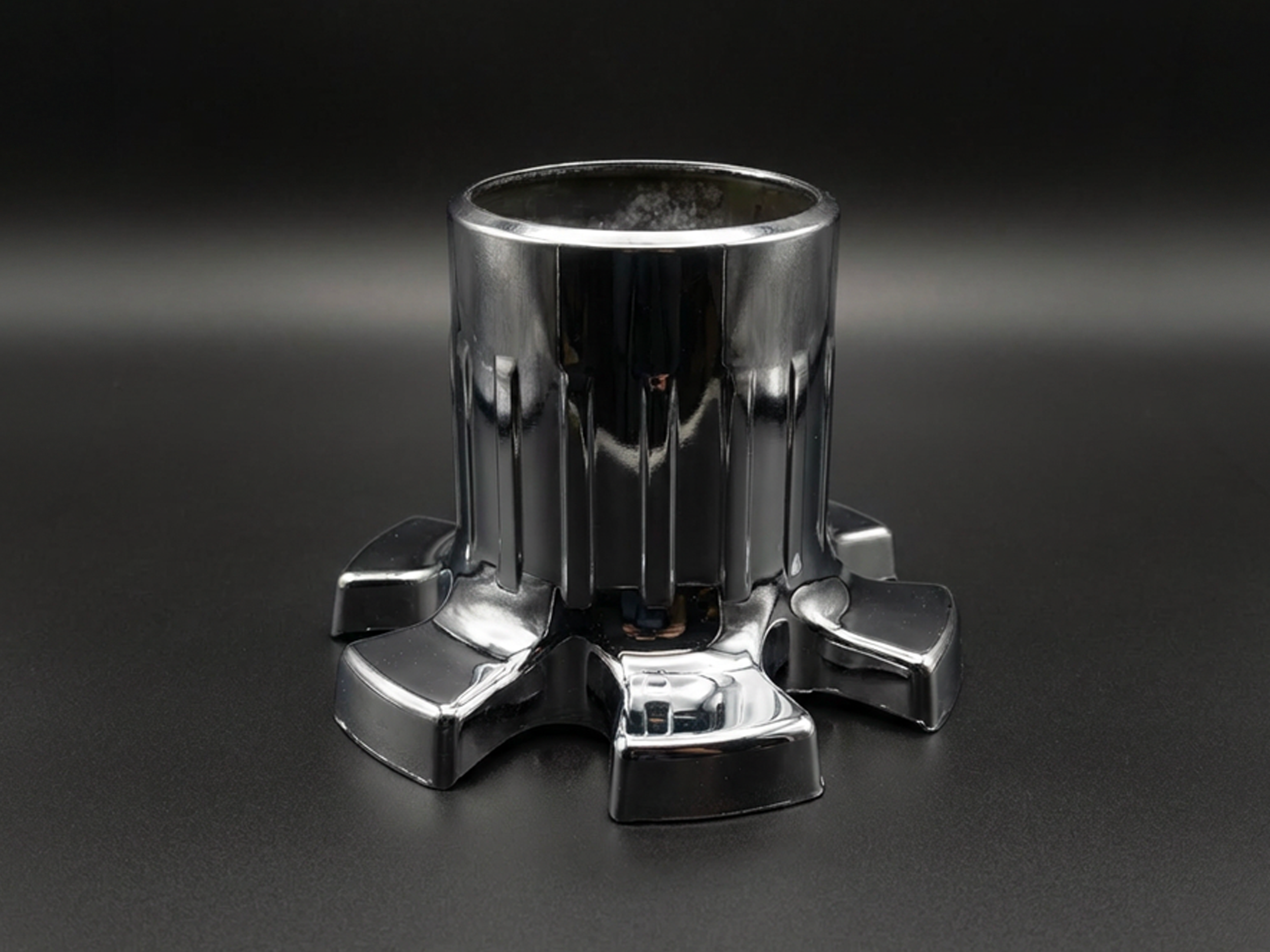 wide-base-oem-fsj-center-cap-rechromed-3.png