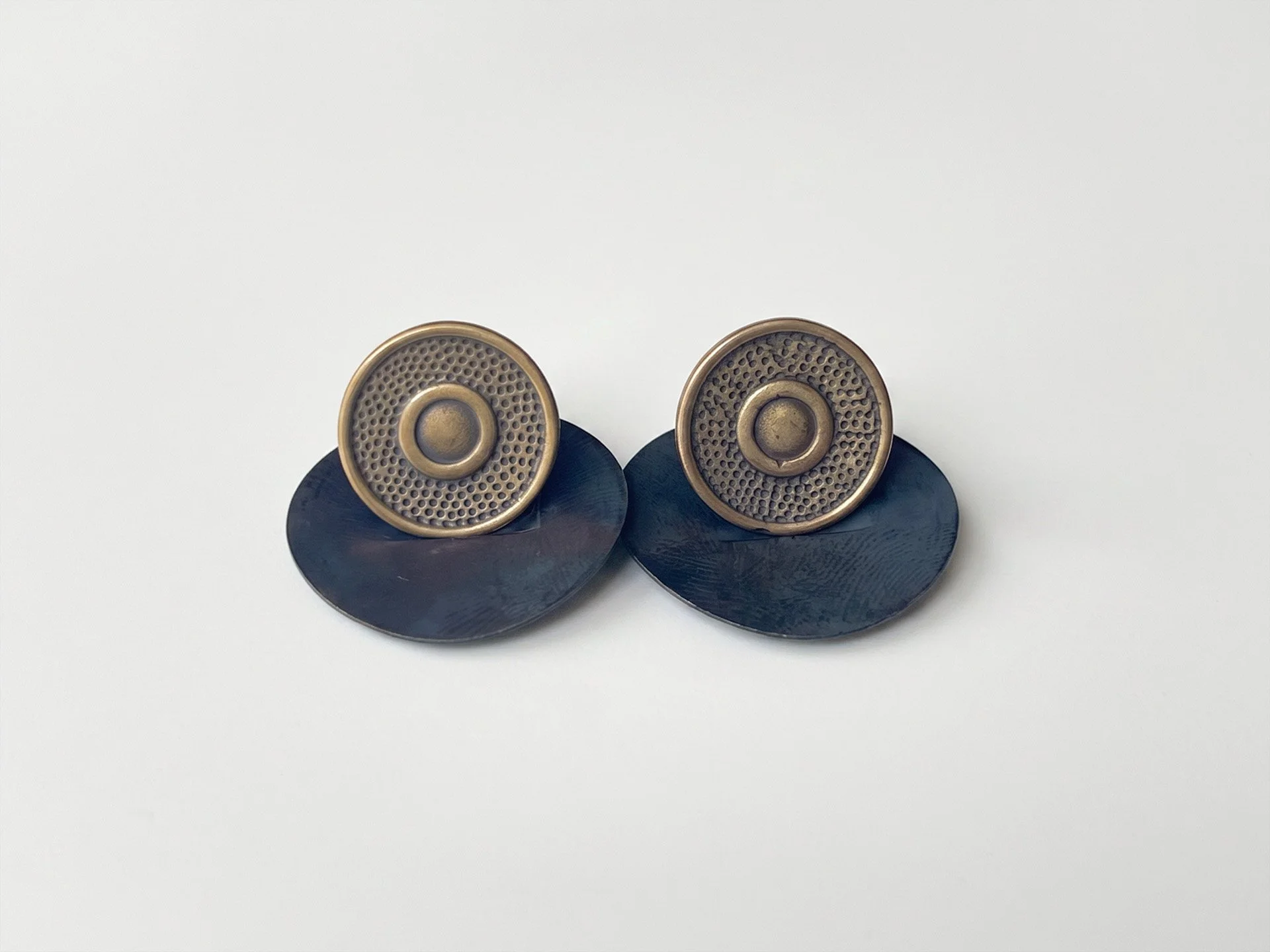 jeep-levis-style-unscripted-seat-buttons-03.jpg