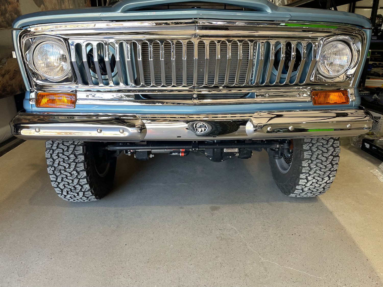 jeep様 Pre-1979 Jeep SJ 3-Piece Front Chrome Bumper | Triple-Plated