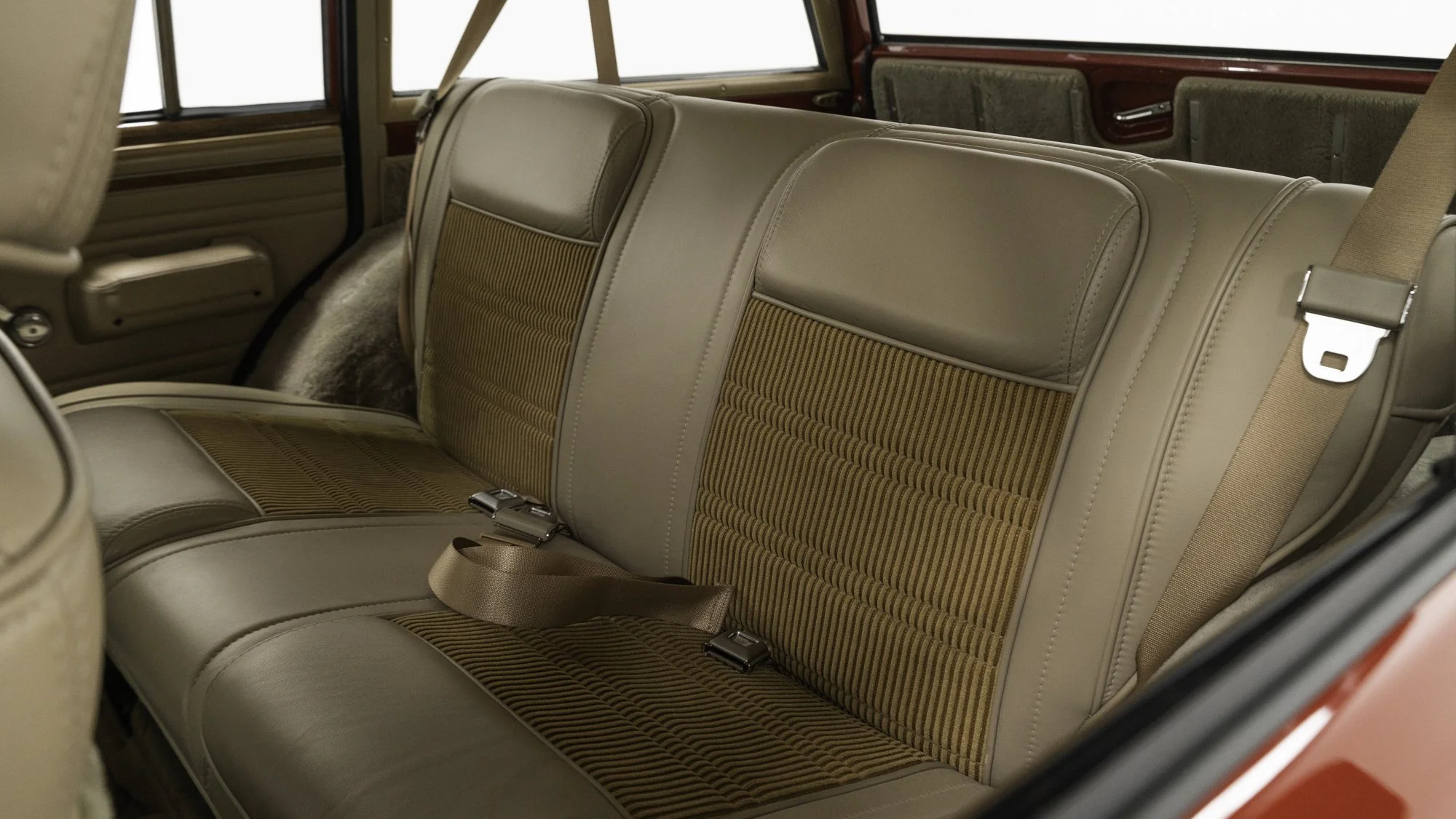 grand-wagoneer-interior-restoration-02.jpg