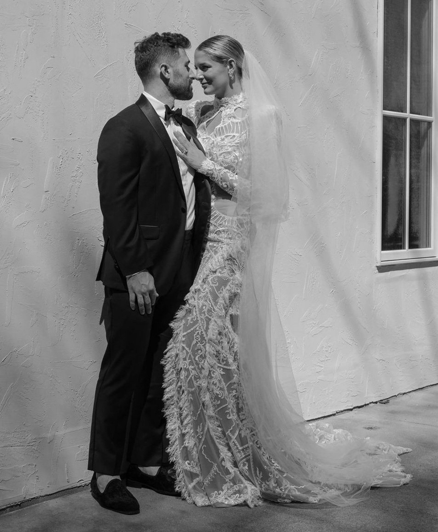Custom gowns from @angelakimcouture always amaze us!! No detail is too small - like the scalloped wrists and lace patterns 😍
⁠
Design &amp; florals: @jenna_leigh_photo⁠
Coordinator: @oliviaeliseevents⁠
Hair, makeup, and tan: @beautybykatie502⁠
Model