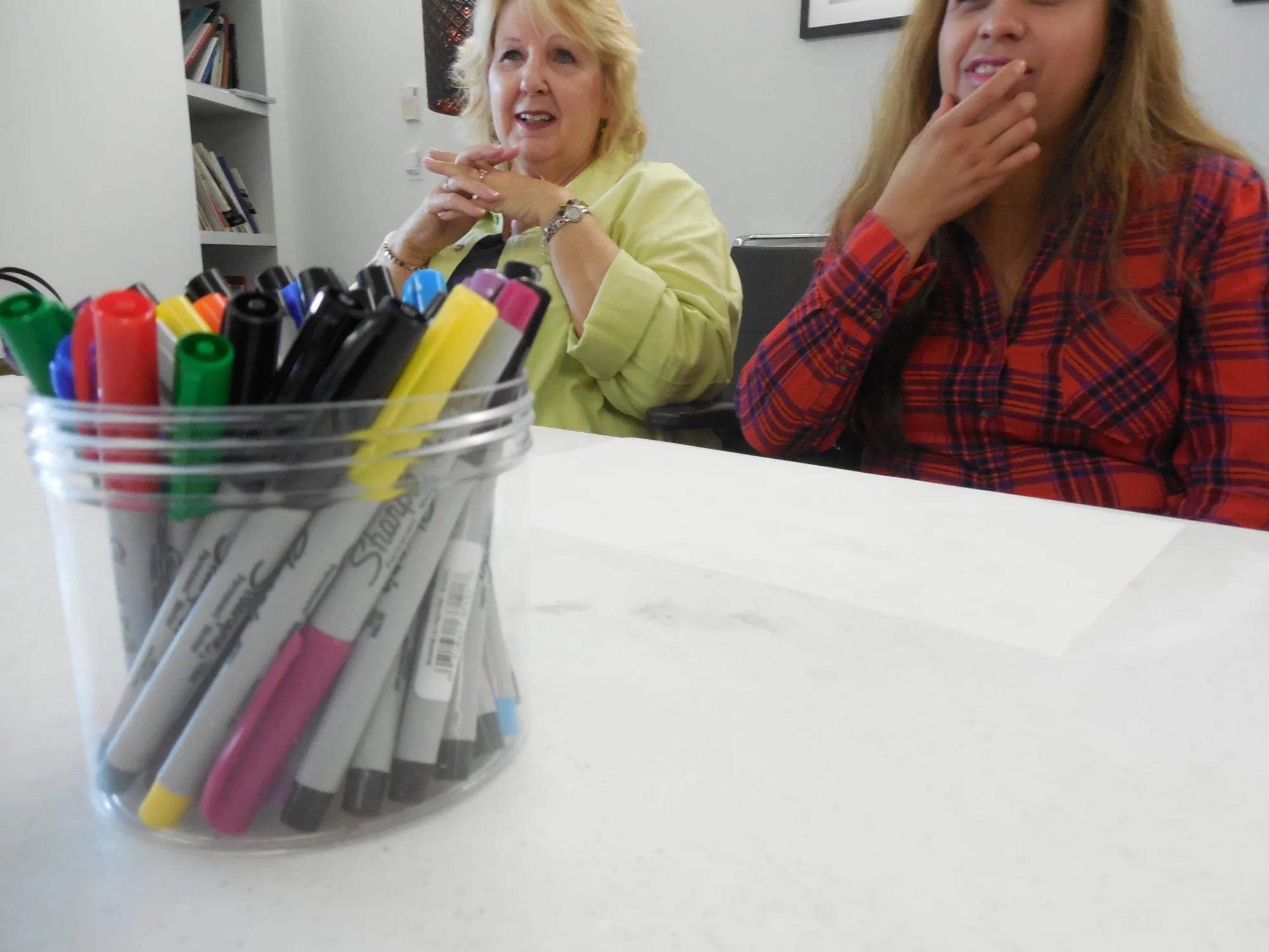 Listening to the contour drawing instructions