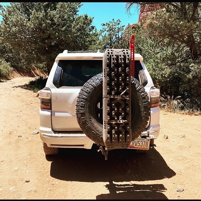 Out here exploring the new trails in back country! 🖖🇺🇸 RA swingout tire carrier @rigidarmor 🦾 #makingtrails #overlanding #rigidarmor #accessories  #offroad #desert #4runnermods #4runnernation #az