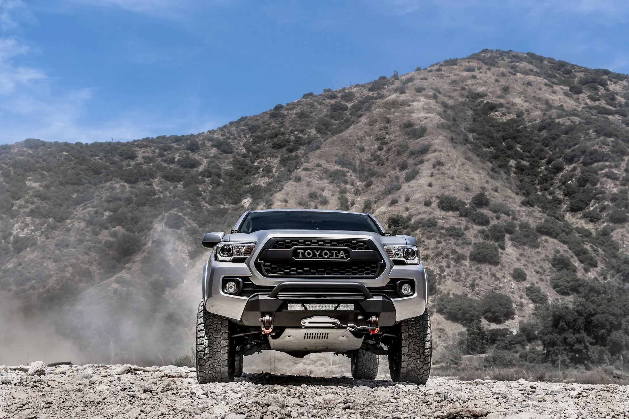 Body Armor 4x4: Toyota Tacoma (2016-2022) HiLine Front Winch Bumper