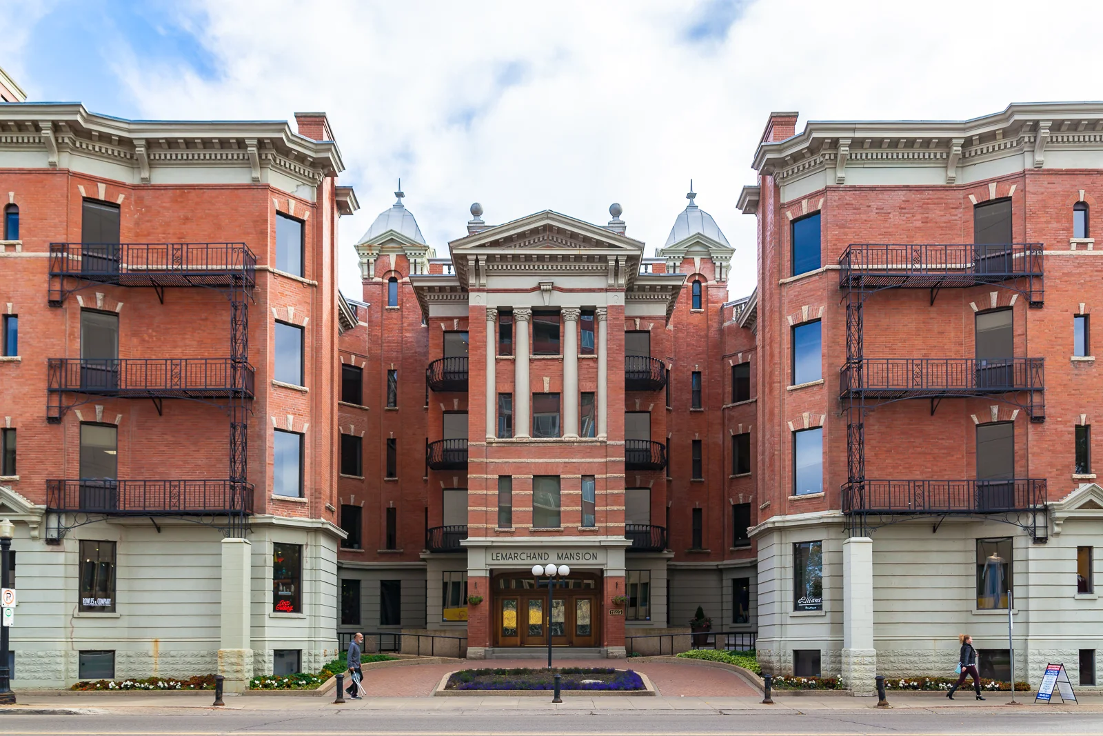 LeMarchand-Mansion-256-7927.jpg