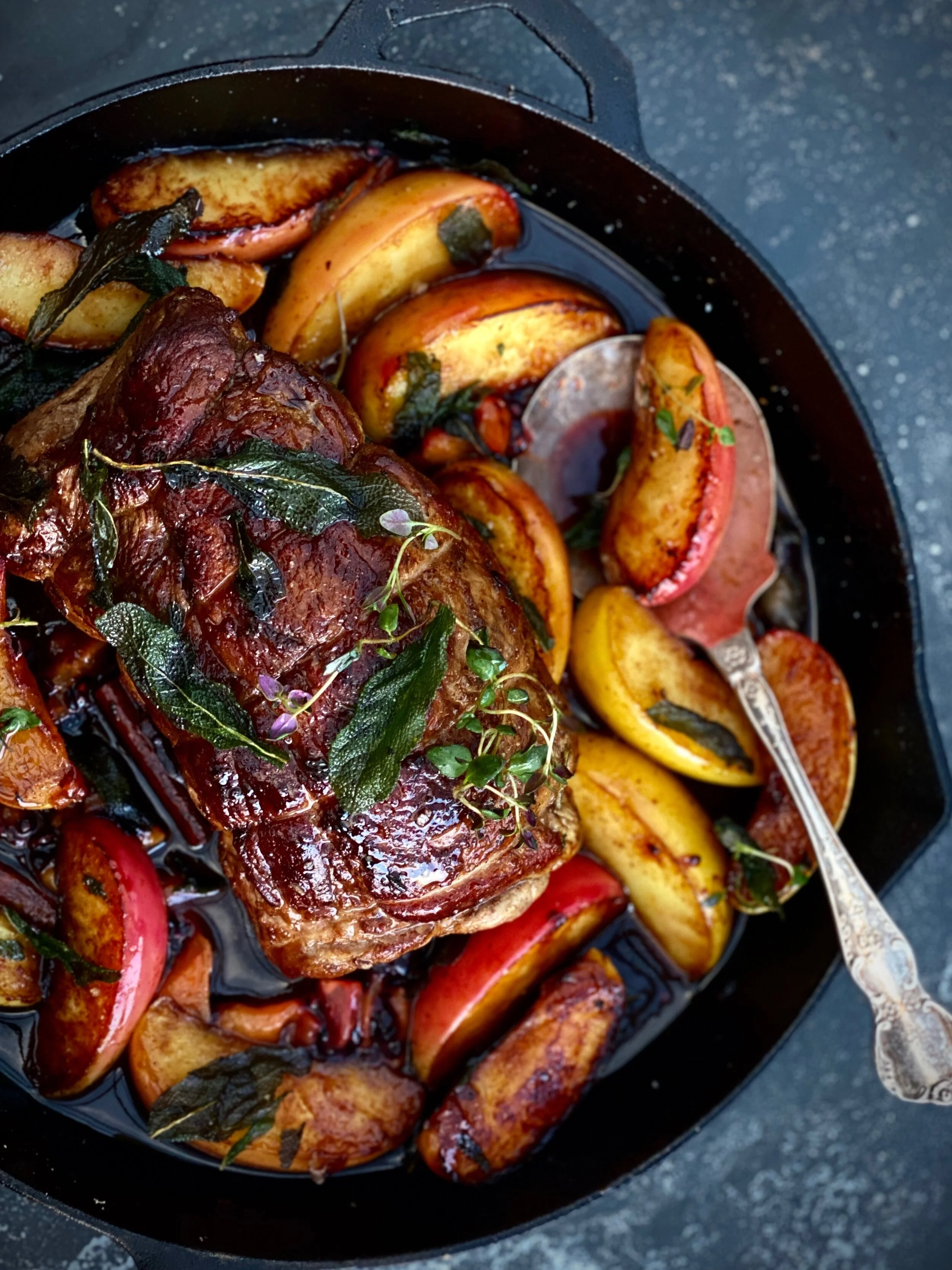 Ironclad cast iron skillet.JPG