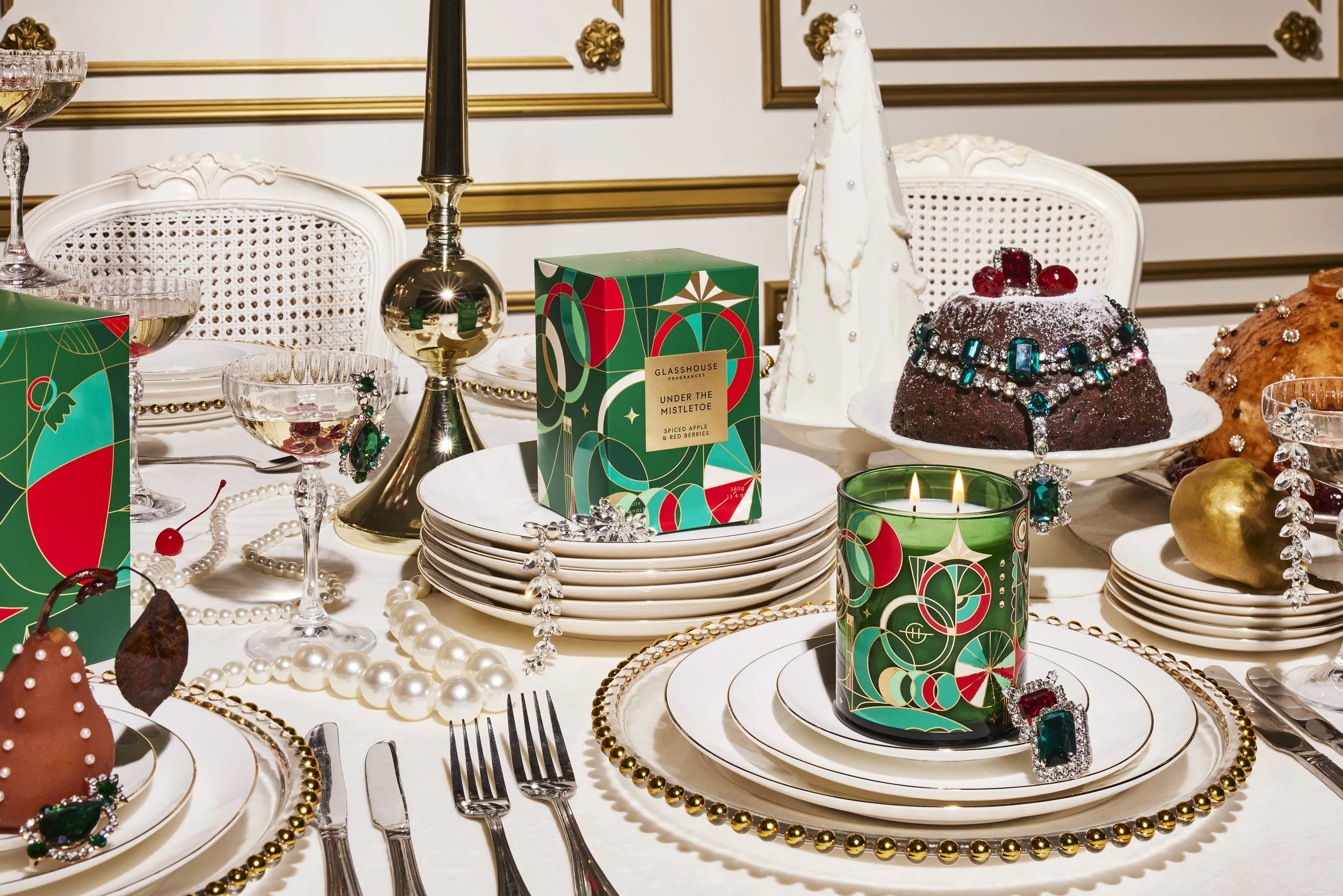 Shot 27B - Glasshouse Christmas Day 1 -37105_Lit.jpg