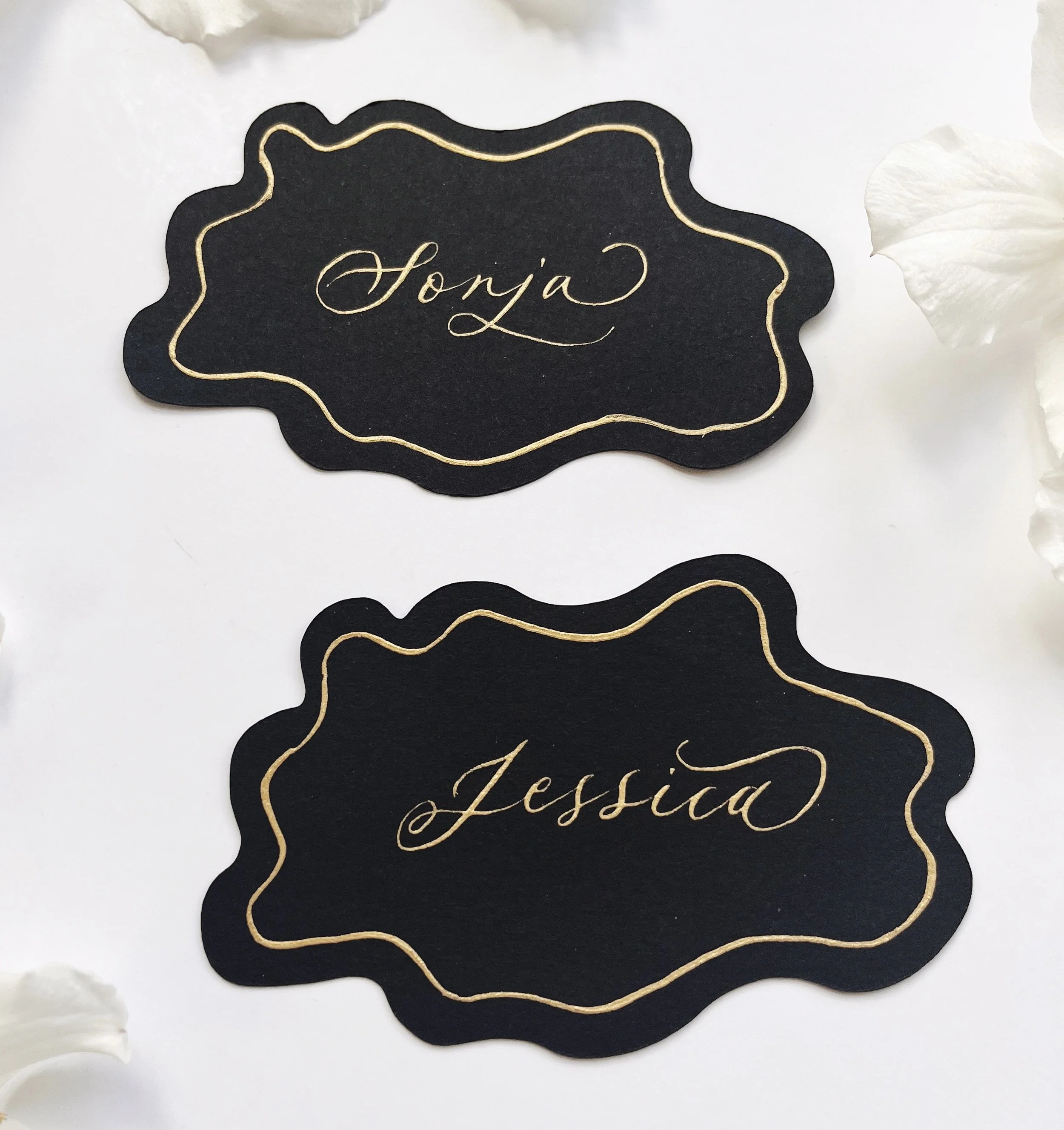 Black Squiggle Place Cards Gold .jpg