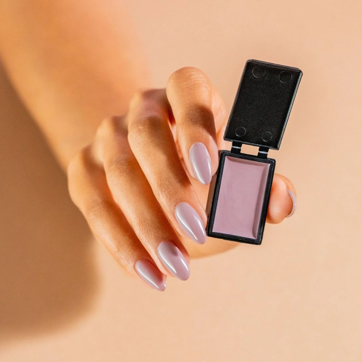 19774-GEL-CreamGel-Hand-Photo-PutItInNeutral-Mauve10+copy.jpg