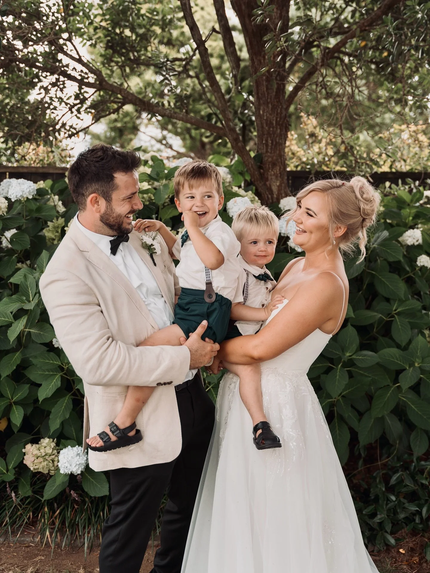 REAL LOVE 🤍 NEW WEDDING FEATURE // Amie &amp; Benjamin&rsquo;s day was a perfect mix of timeless style with personal touches, and they loved having their two gorgeous sons part of our wedding day. 🥰 See their full gallery in our real wedding inspir