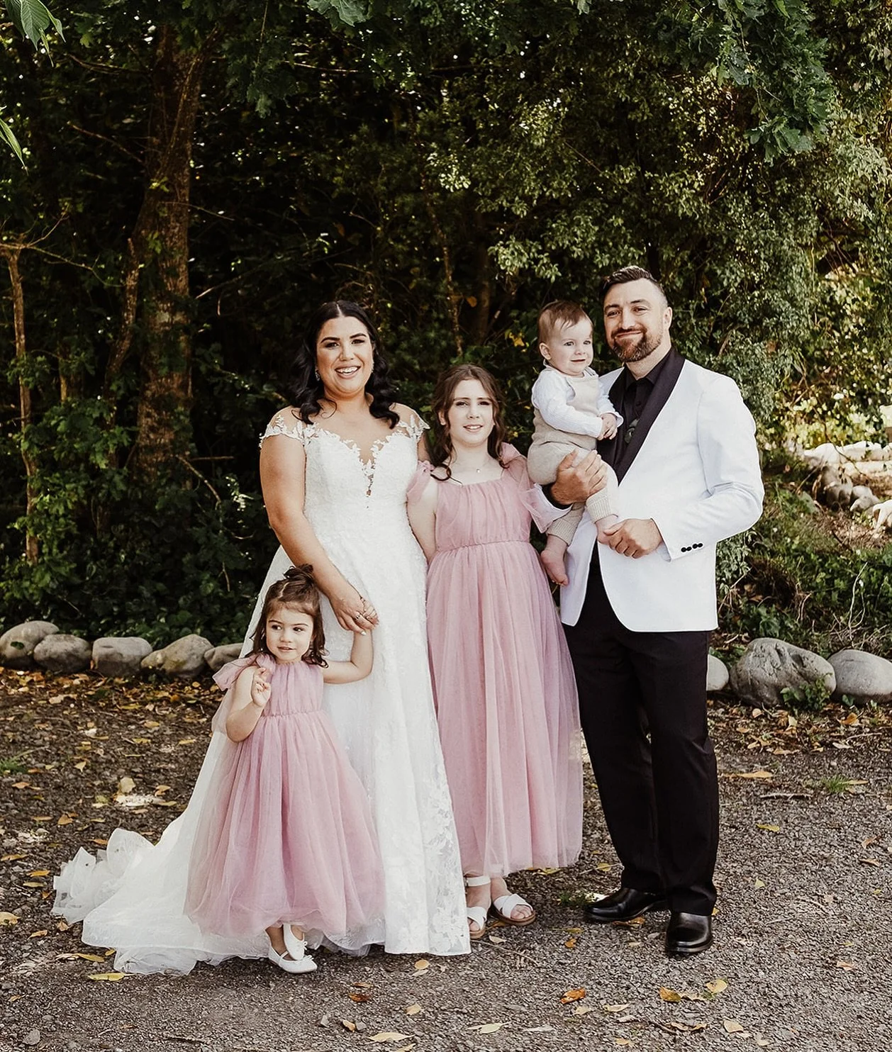 REAL LOVE 🤍 NEW WEDDING FEATURE // When a quiz result and a game of rock, paper, scissors create a dream wedding! Brad &amp; Erin&rsquo;s chic rustic celebration was full of personality &mdash; from homemade confetti and a shot wall to a heartfelt M