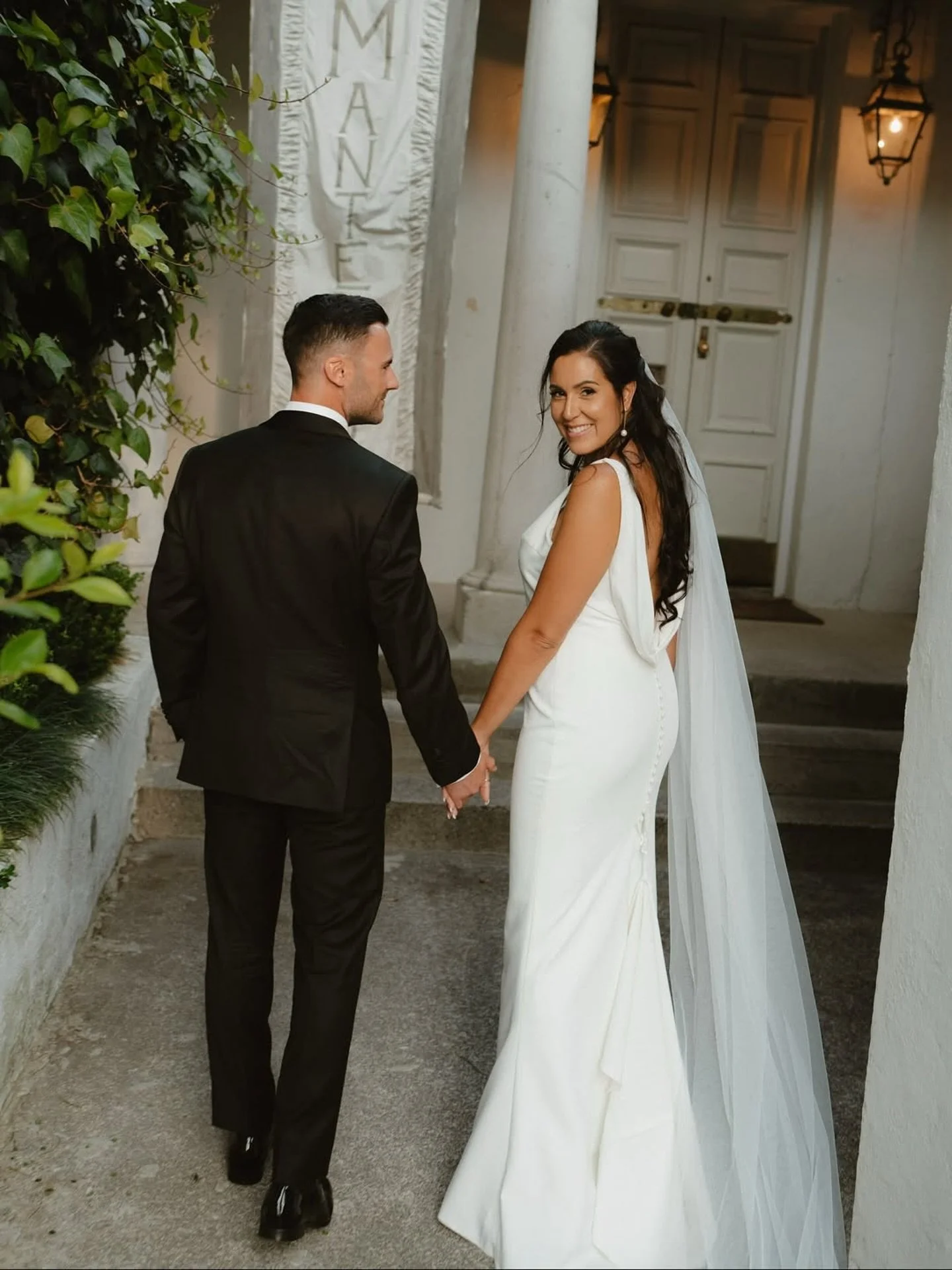 WIN 🤍 GIVEAWAY // Enter Now! The experienced team at Face Me Makeup &amp; Hair&nbsp;team will create your perfect look for your wedding day,&nbsp;enhancing your style and ensuring you feel stunning and confident.&nbsp;We have an amazing @facememakeu