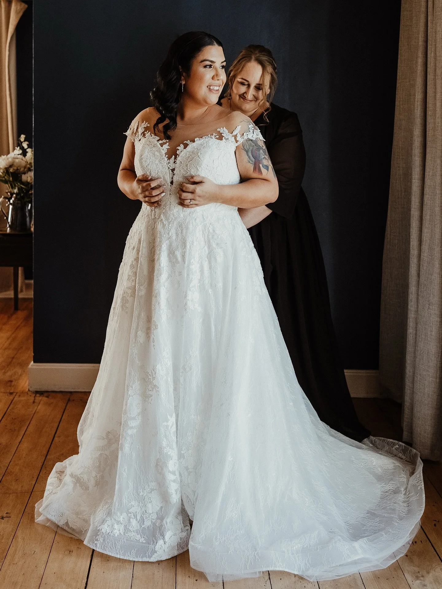 VENDOR LOVE 💕 DETAILS //&nbsp;&lsquo;At the time, I was just four months postpartum with our third child, so the thought of wedding dress shopping was pretty daunting. Thankfully, the amazing team at Astra Bridal made me feel instantly at ease&rsquo