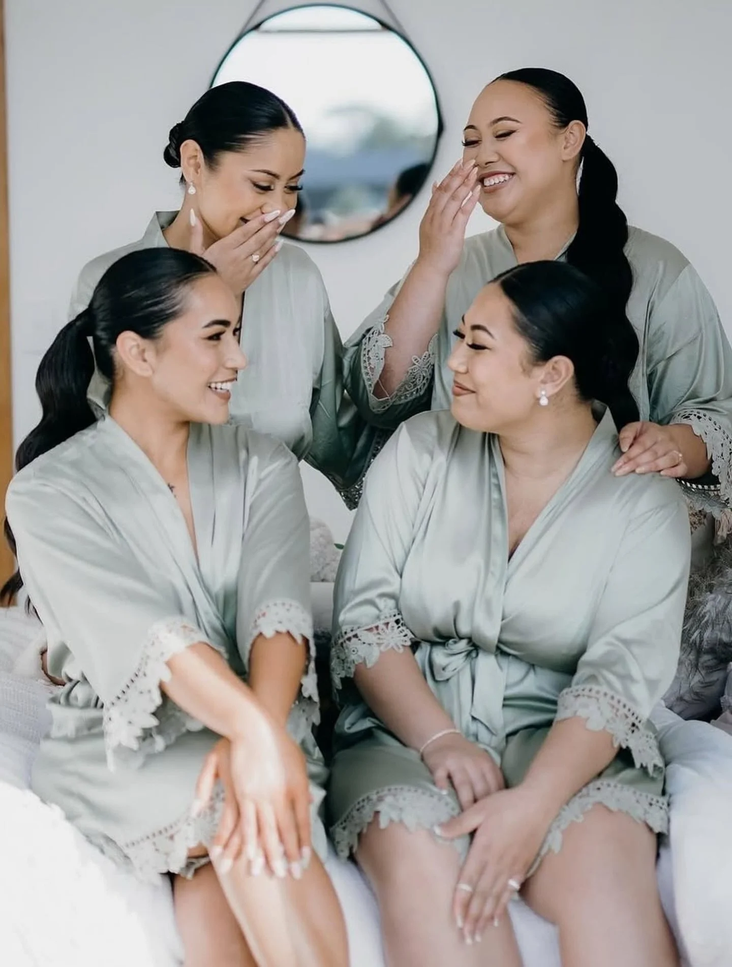 WIN 🤍 GIVEAWAY // Enter Now!  Perfect for the night before or while getting ready on the big day, @thesleepovernz luxurious robes and pyjamas are designed to suit any wedding theme and photograph beautifully. Add a personal touch with embroidered na