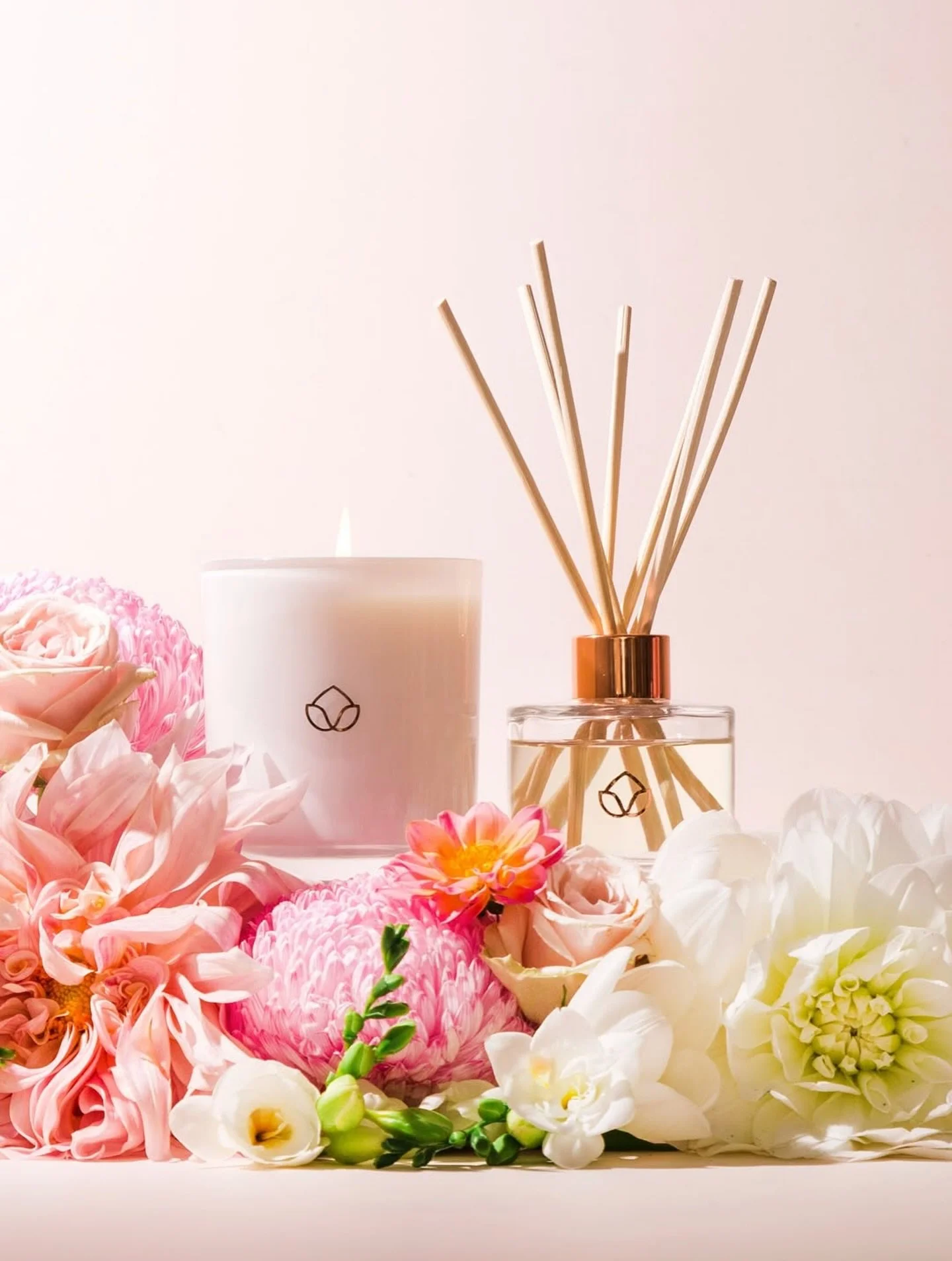 WIN 🤍 NEW GIVEAWAY // 🌸 @lindenleaves is a New Zealand family-owned natural beauty and wellbeing brand, proudly creating award-winning, premium home fragrances and natural skincare for over 30 years. To celebrate this milestone, this month, we&rsqu