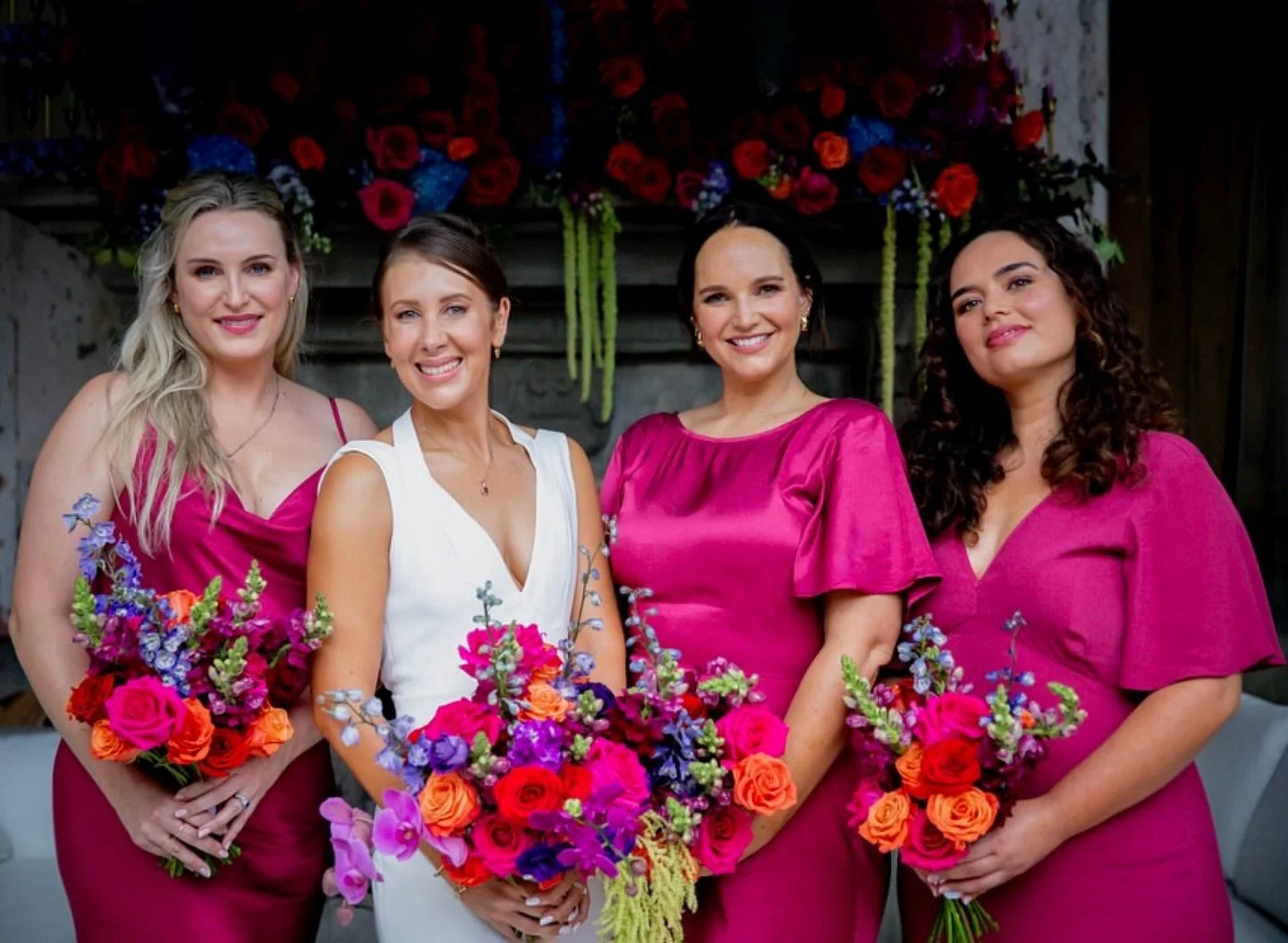 Happy Fri-yay Florals! Roslyn and her stunning pinkalicious bride tribe 🌸🌺💗🌺🌸 We&rsquo;re absolutely loving how they celebrate love with these vibrant, cheerful colours! 💖
Stunning florals by @wildbloomsnz / Photography @jaxatstillvision  @stil