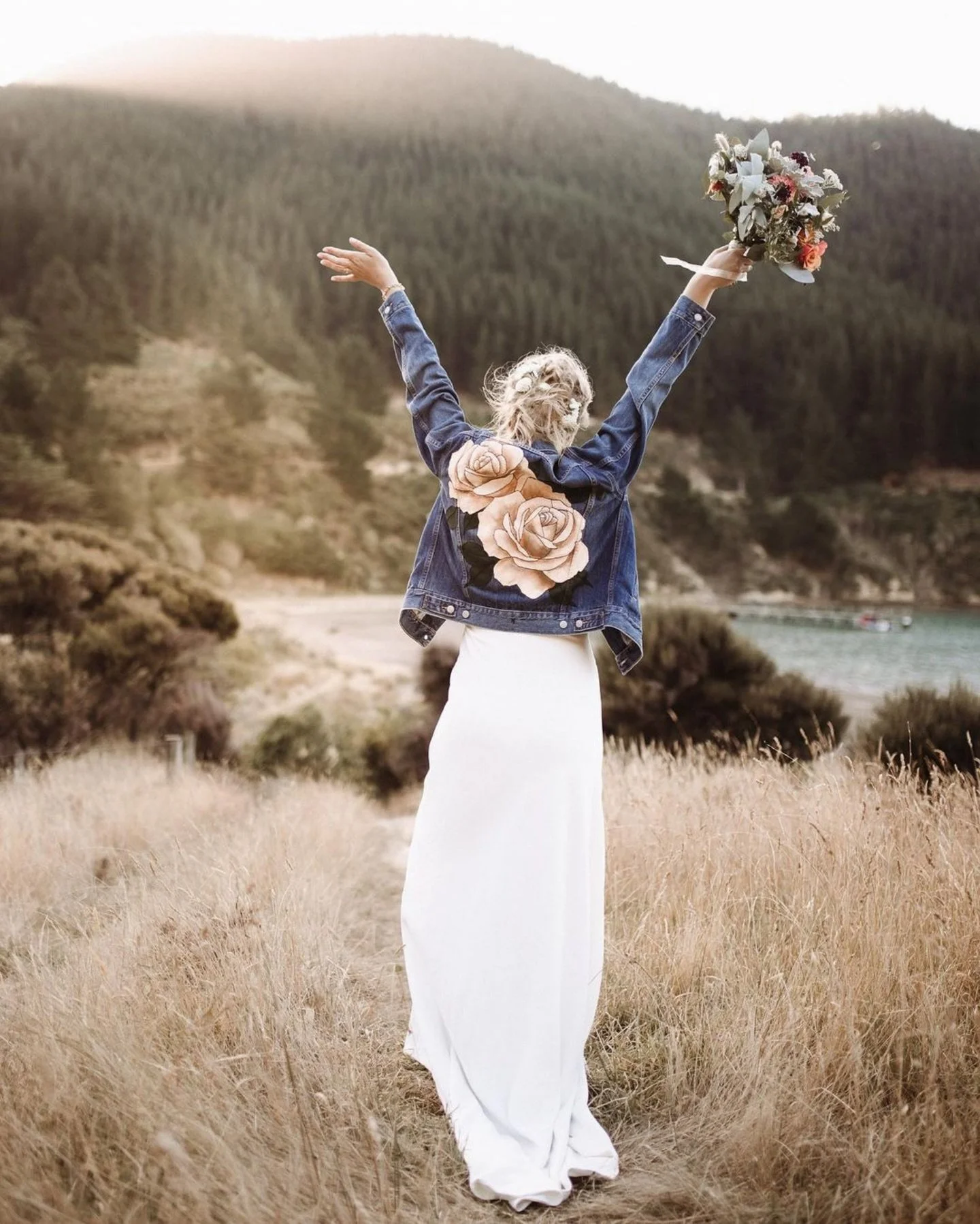 Woohoo&hellip; it&rsquo;s Friday! And what makes it even better, is it&rsquo;s the last working Friday of the year! Have a happy day everyone xxx 

🌸 @beautifullyfrank 📷 @davidjames.studio