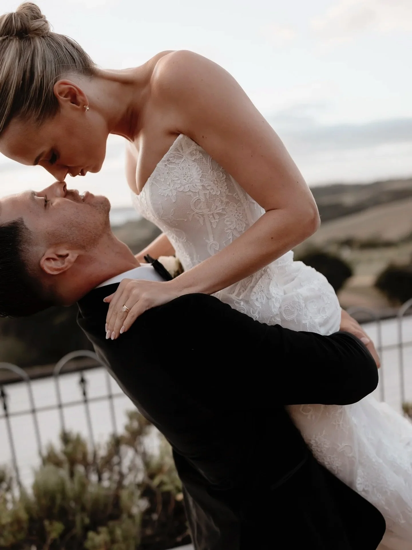 Happy 1st Wedding Anniversary to Natalie &amp; Joshua! ✨
Be inspired and join in the celebration of their beautiful wedding at www.brideandgroom.co.nz/inspiration/natalie-joshua. 
Captured by @hollowandco 
#nzbrideandgroom 
#nzwedding #waihekewedding