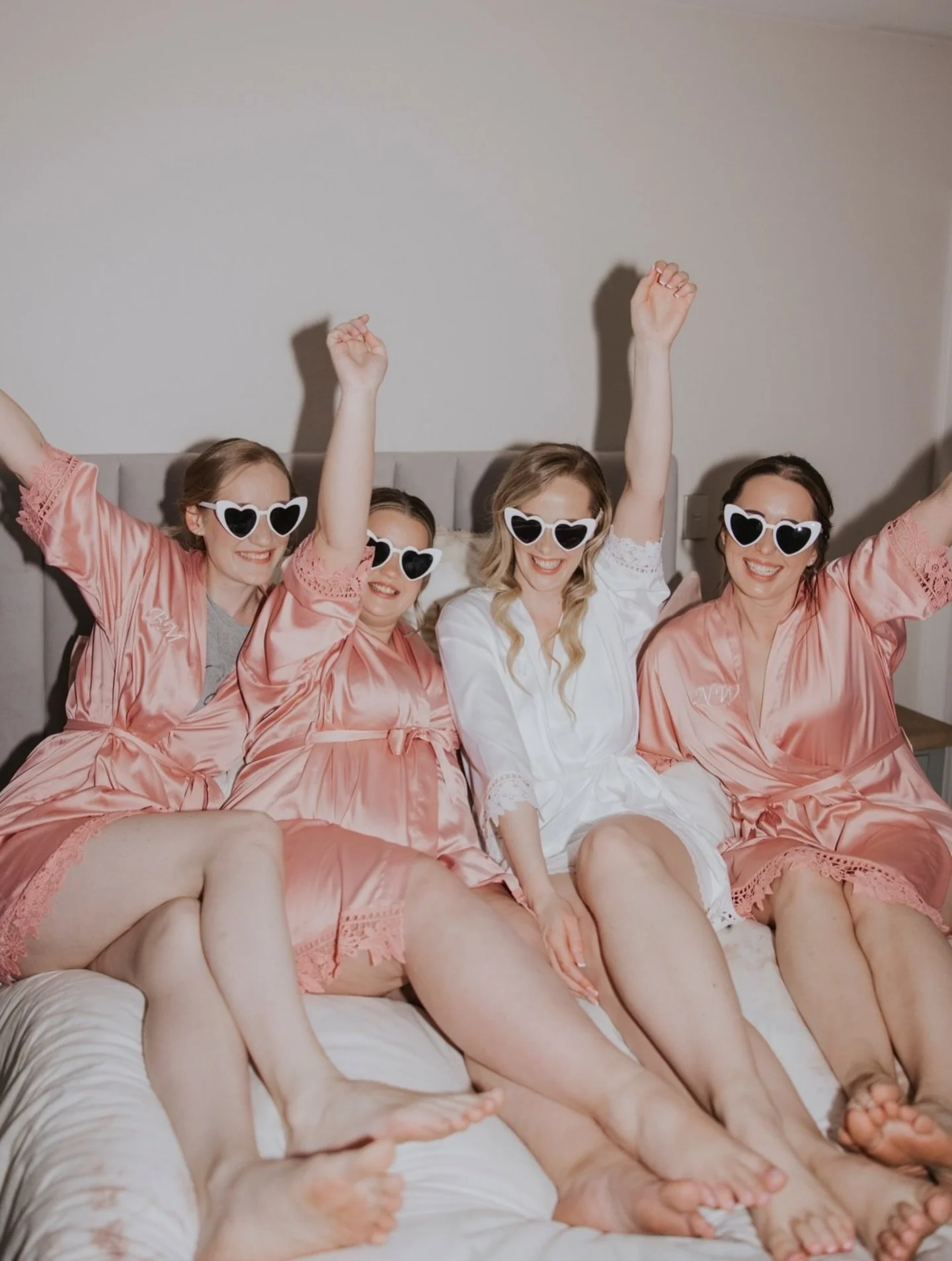 WIN // GIVEAWAY ALERT 🤍 Perfect for the night before or while getting ready on the big day, @thesleepovernz luxurious robes and pyjamas are designed to suit any wedding theme and photograph beautifully. Add a personal touch with embroidered names, i