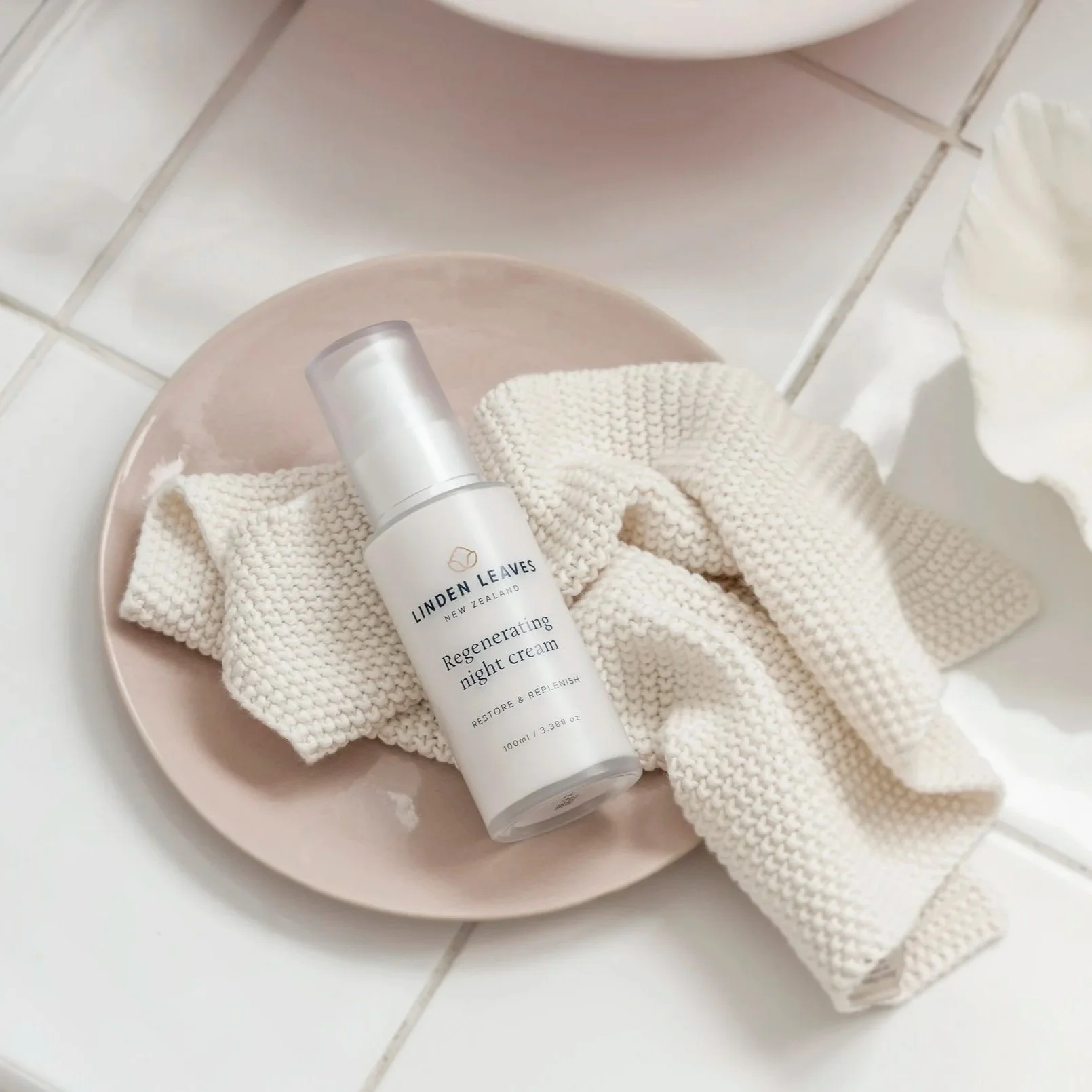 Regenerating_night_cream_plate_2.jpg