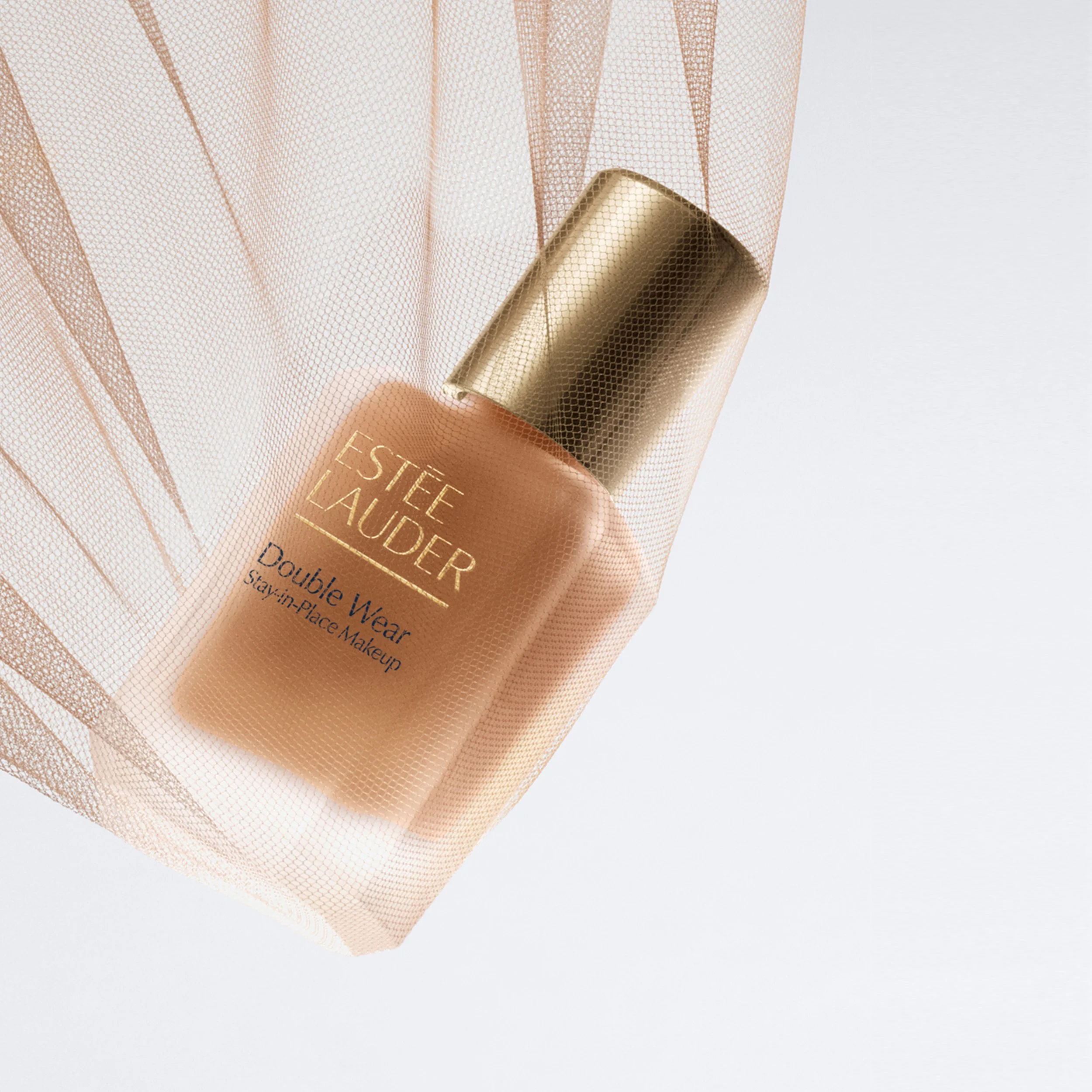 Estée Lauder, Double Wear Foundation, RRP$93, Lifestyle (3).jpg