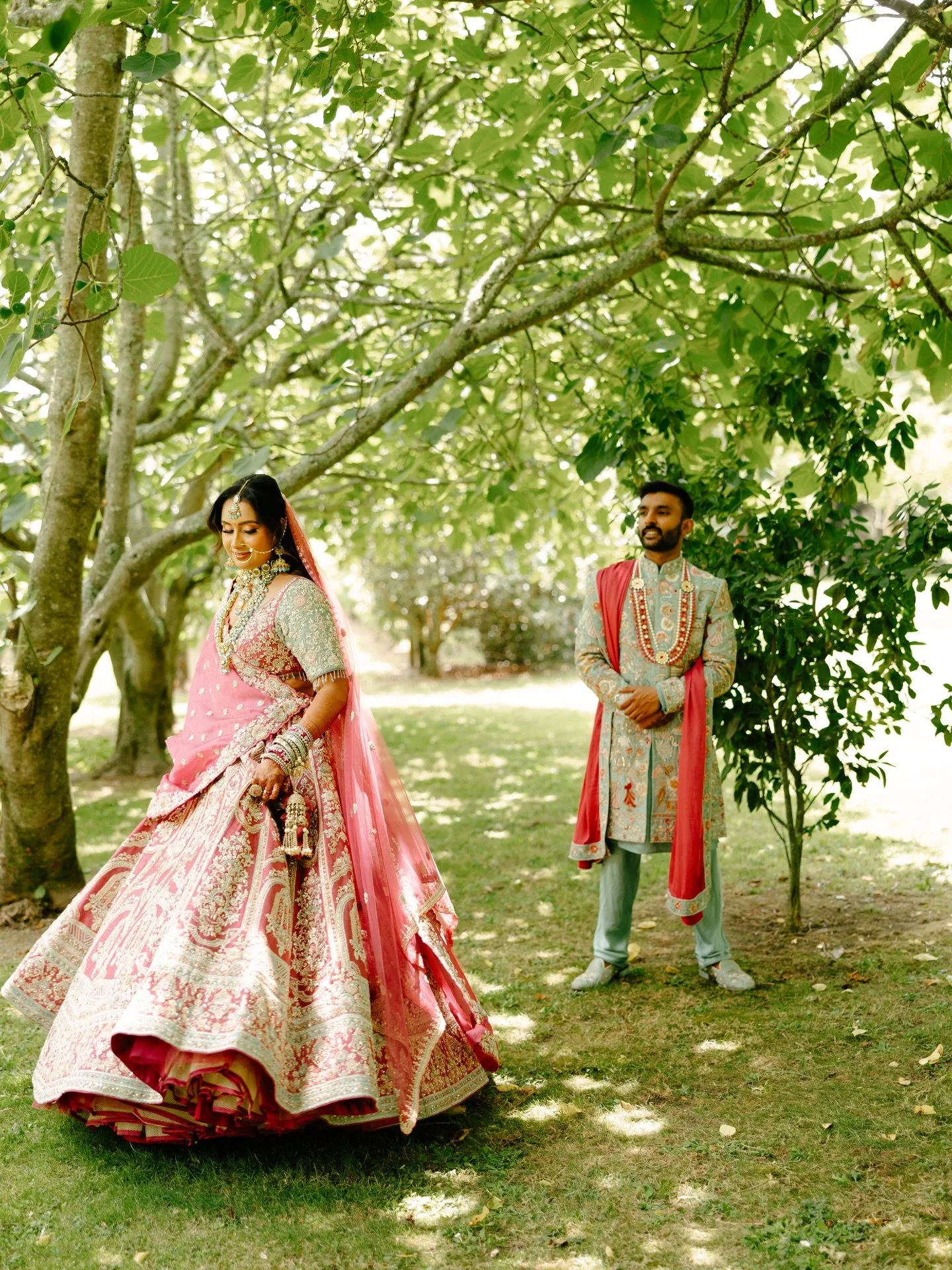 REAL LOVE 💗NEW WEDDING FEATURE // Set among the lush vineyards of Markovina Estate, Dhakshayani &amp; Shaneez celebrated a vibrant fusion of Hindu and Muslim traditions in a wedding that was both a labour of love and a significant romantic milestone