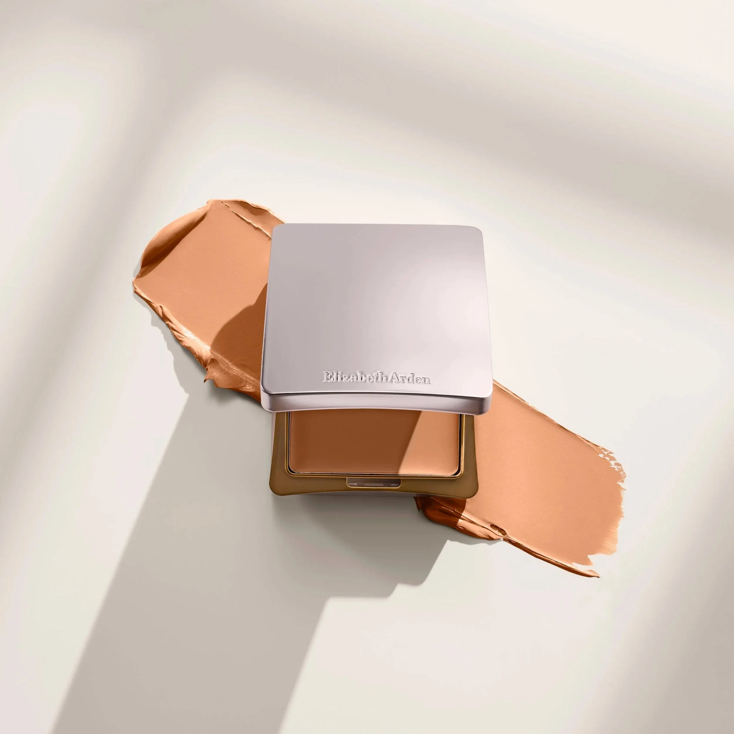s07_ElizabethArden_PRODUCT-AND-TEXTURE_050_MAIN-STACKED_bronzed+beige_300RGB.jpg