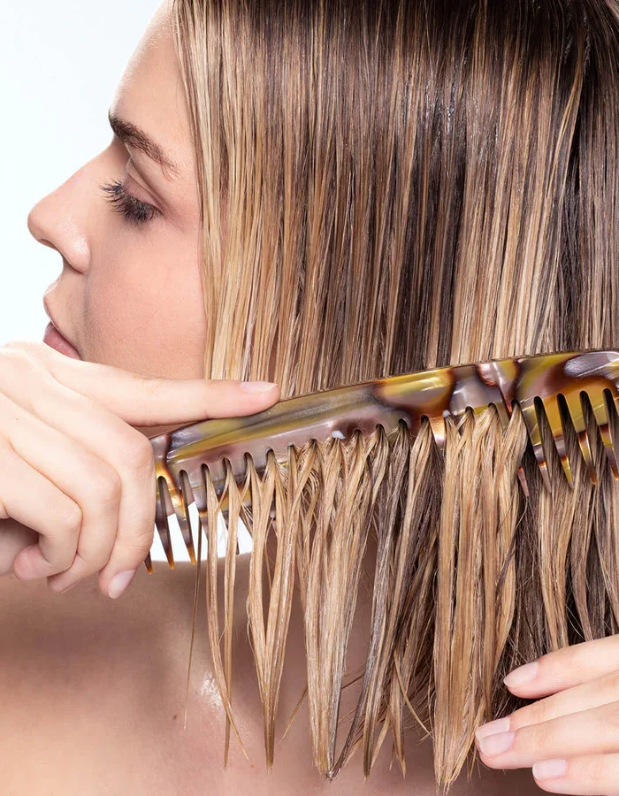 revitalash-hair-mask-0326-pdp-HTA-Step_3.webp
