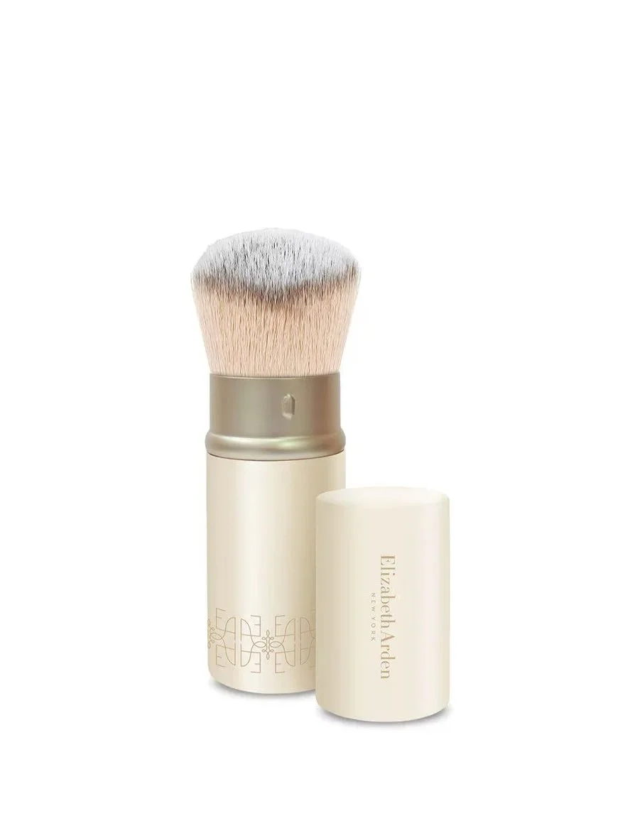 Elizabeth+Arden_Kabuki+Brush+1.jpg