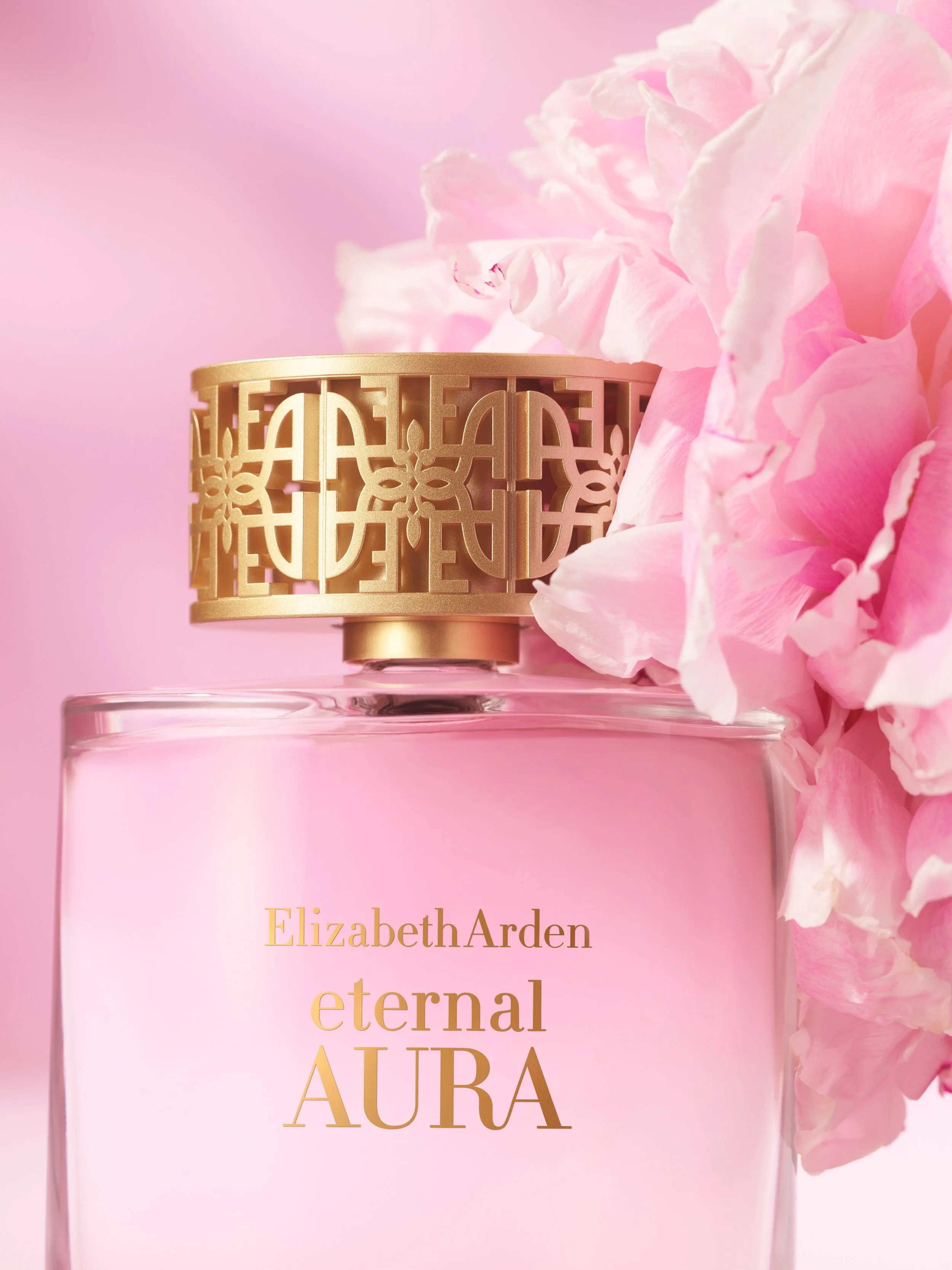 ✨ NEW FRAGRANCE // ELIZABETH ARDEN ETERNAL AURA ✨
From walking down the aisle to your last dance, make your wedding day unforgettable with a beautiful signature scent. 🤍🌸
Discover Eternal Aura, Elizabeth Arden&rsquo;s radiant new floral amber fragr