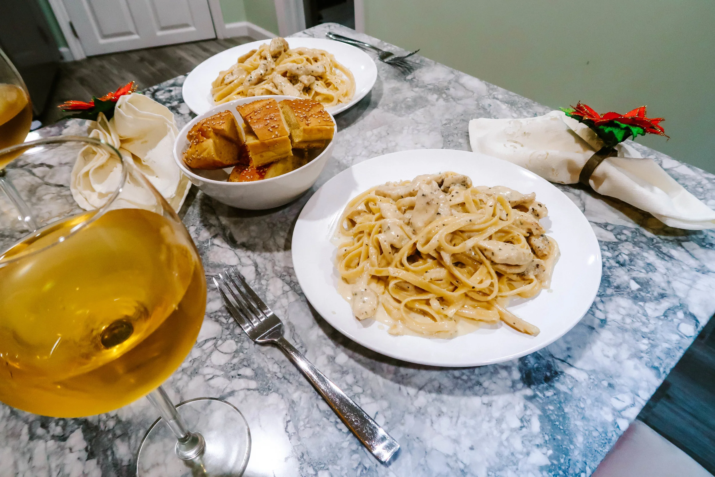 Christmas Fettuccine: "The Holiday" Inspired Fettuccine Alfredo