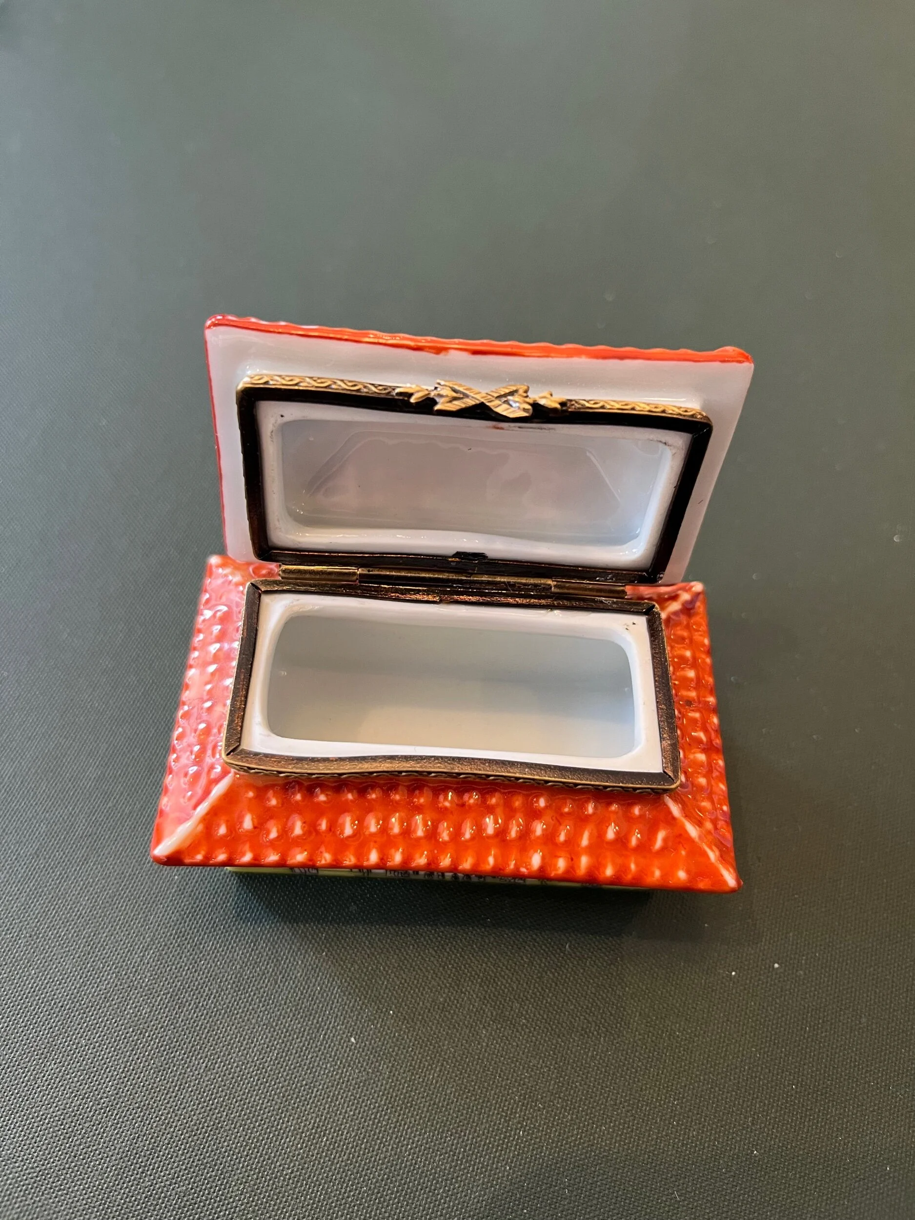 7EAF1D02-DAA7-4F9F-BC39-5062737B29B9