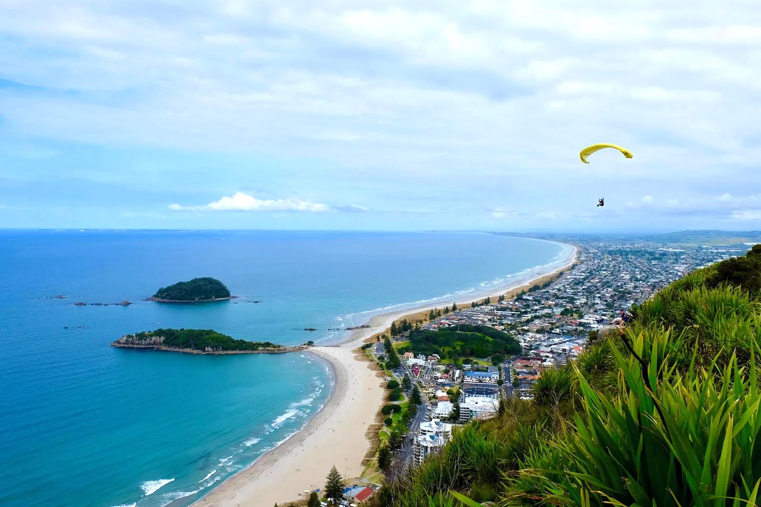 pacific-weath-creators-paragliding.jpg