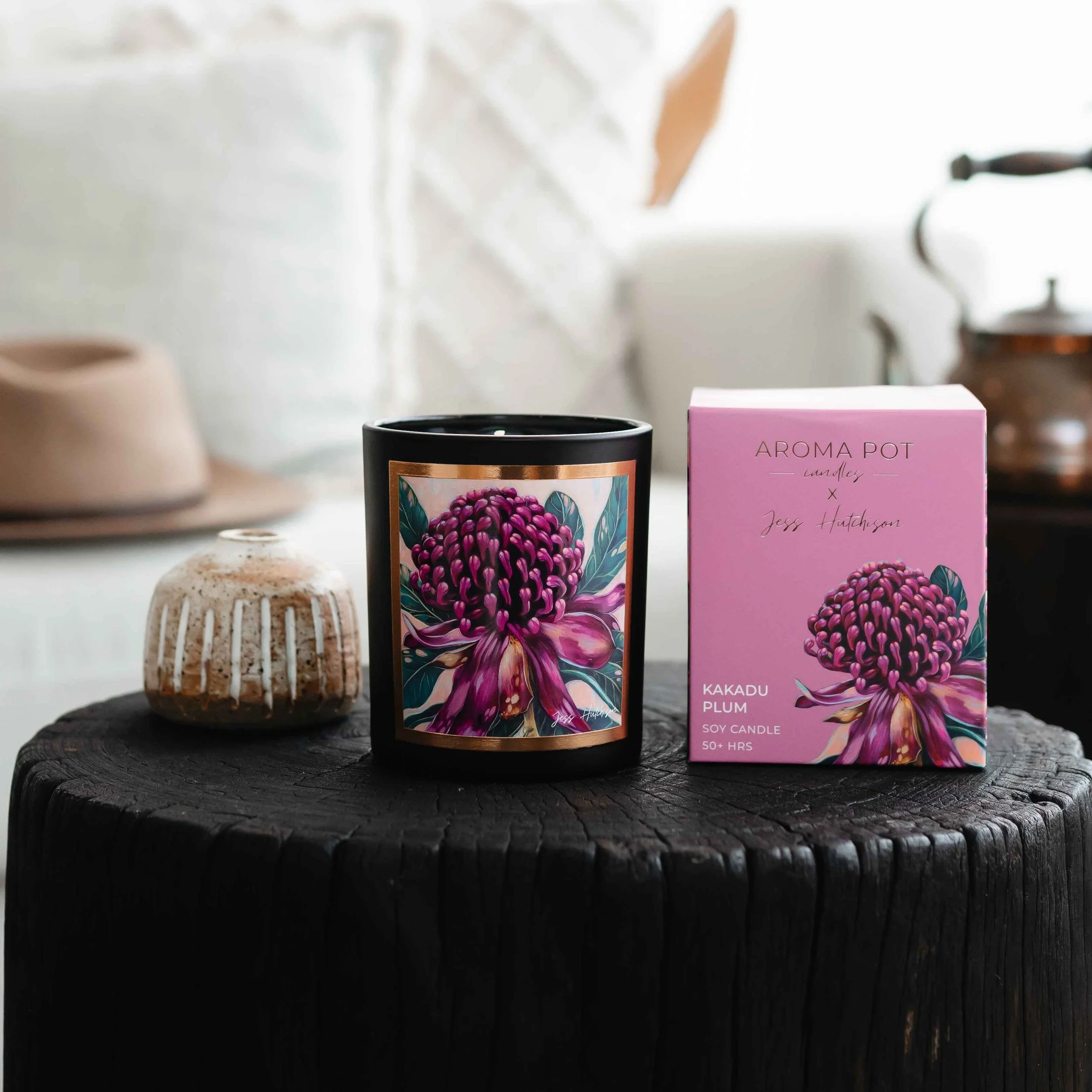 Australian_artist_soy_candle_Kakadu_plum_Waratah_aroma_pot_1_square-min.jpg
