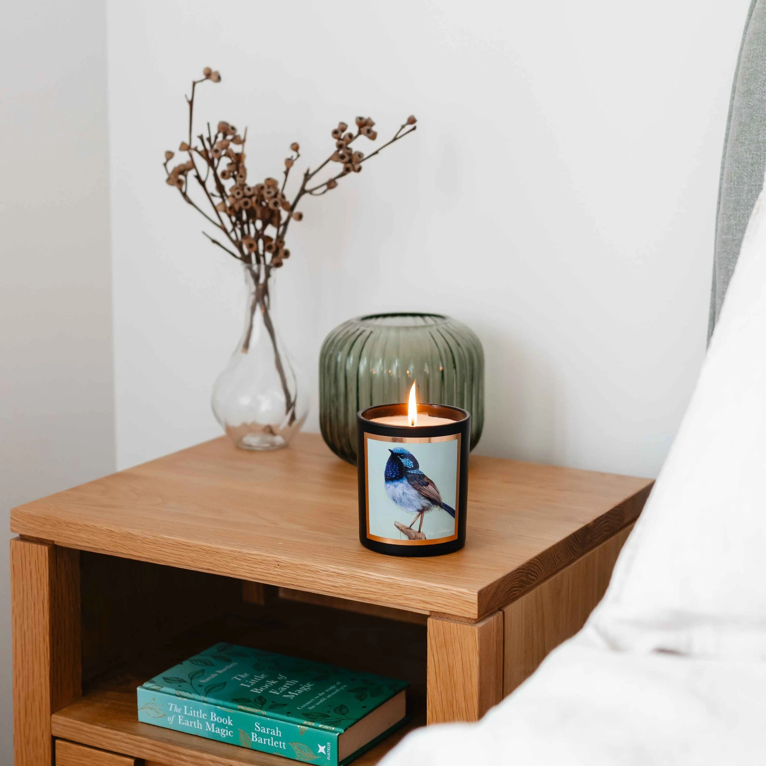 Australian_artist_soy_candle_lemon_myrtle_fairy_wren_aroma_pot_7_square-min.jpg