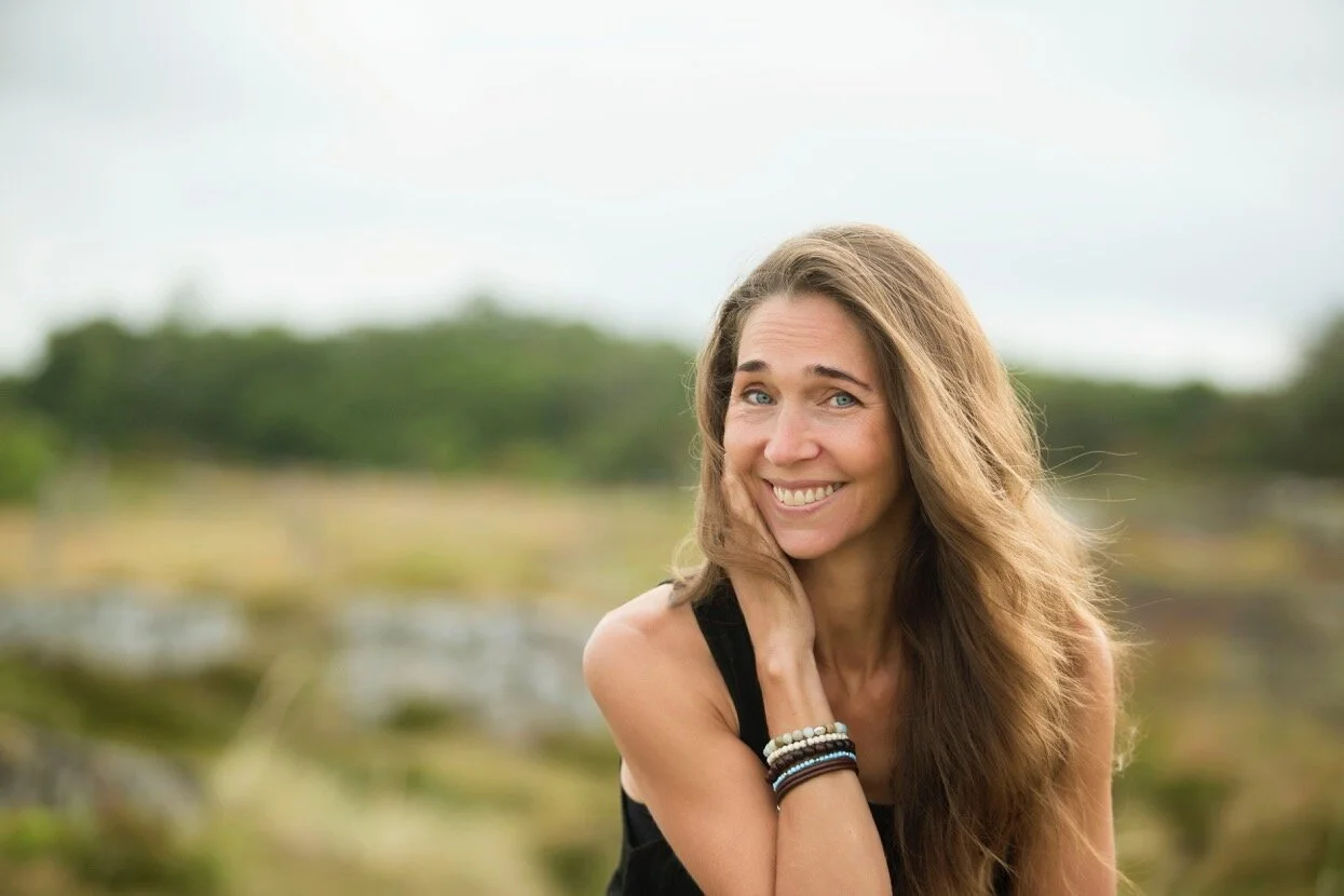 Happy, Healthy, Holy - Den yogiska vägen till ett helt och hållbart liv