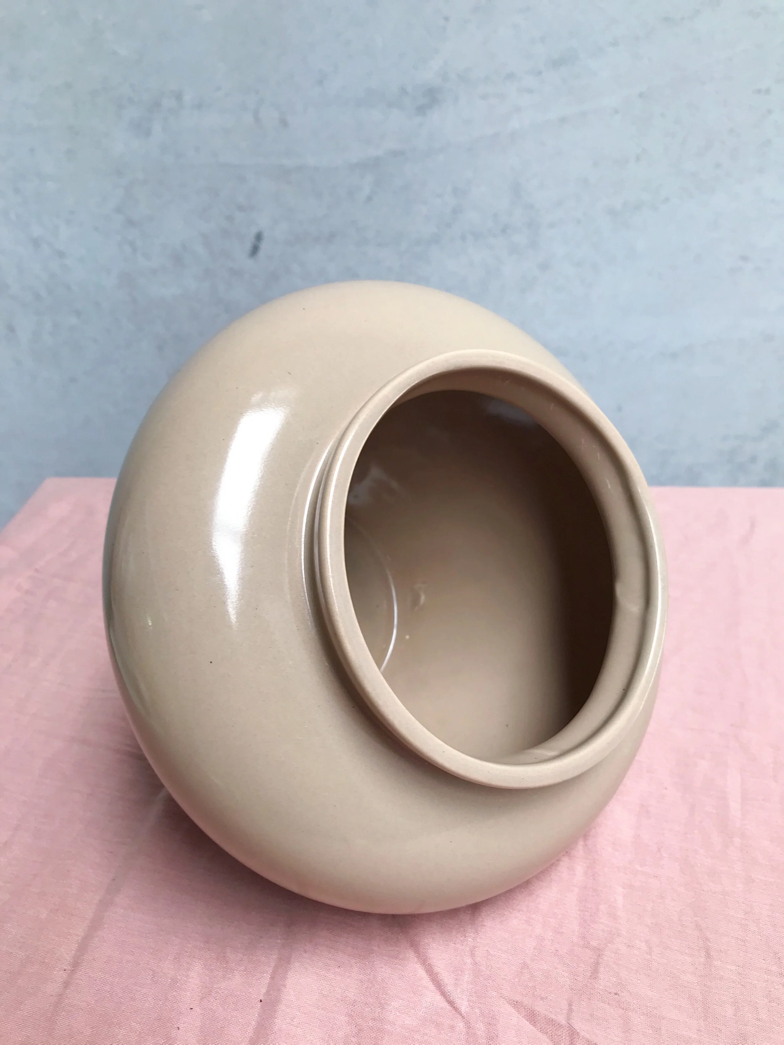 EA6C9389-92E6-42E5-87B8-6D8F7BDD5905