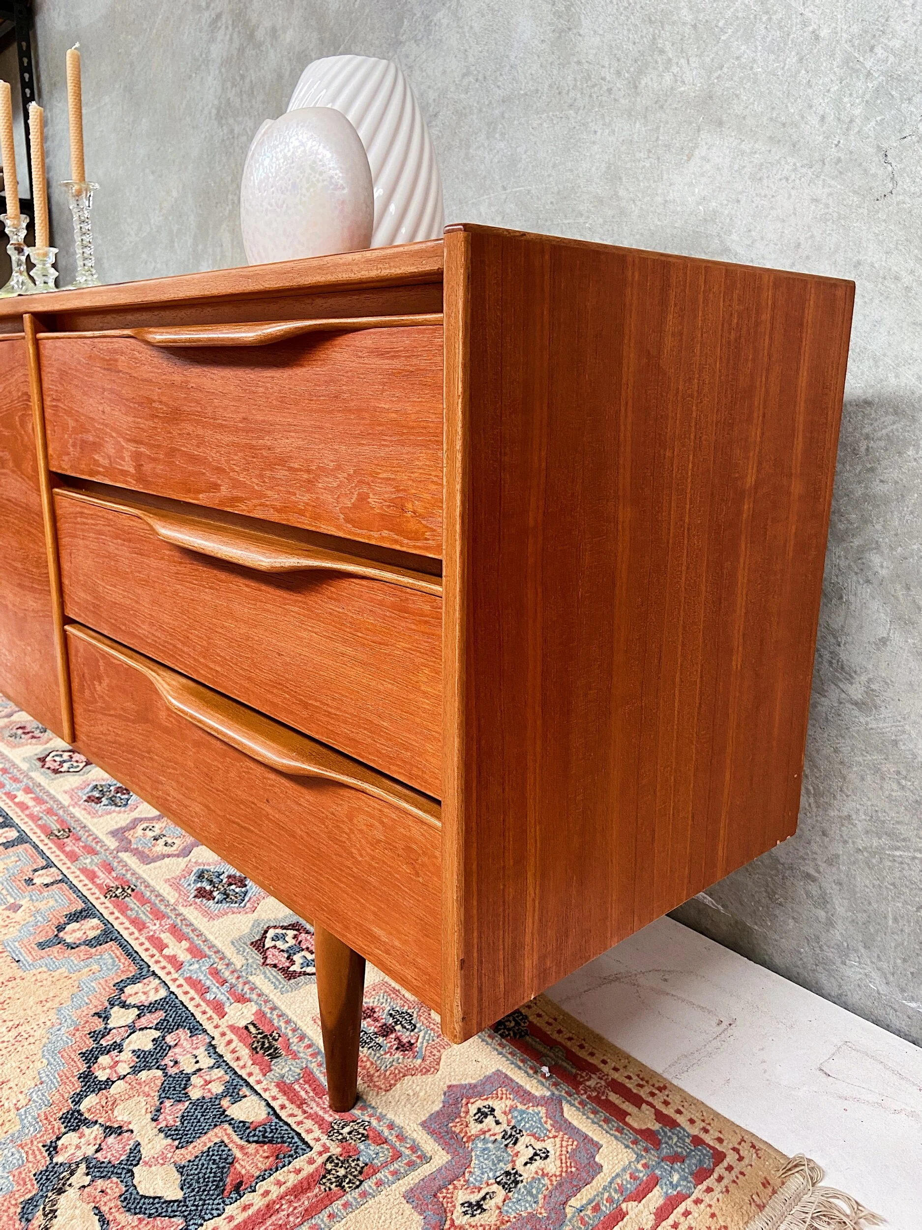 5F02B60C-F788-4BD7-A6FC-2700F6809317