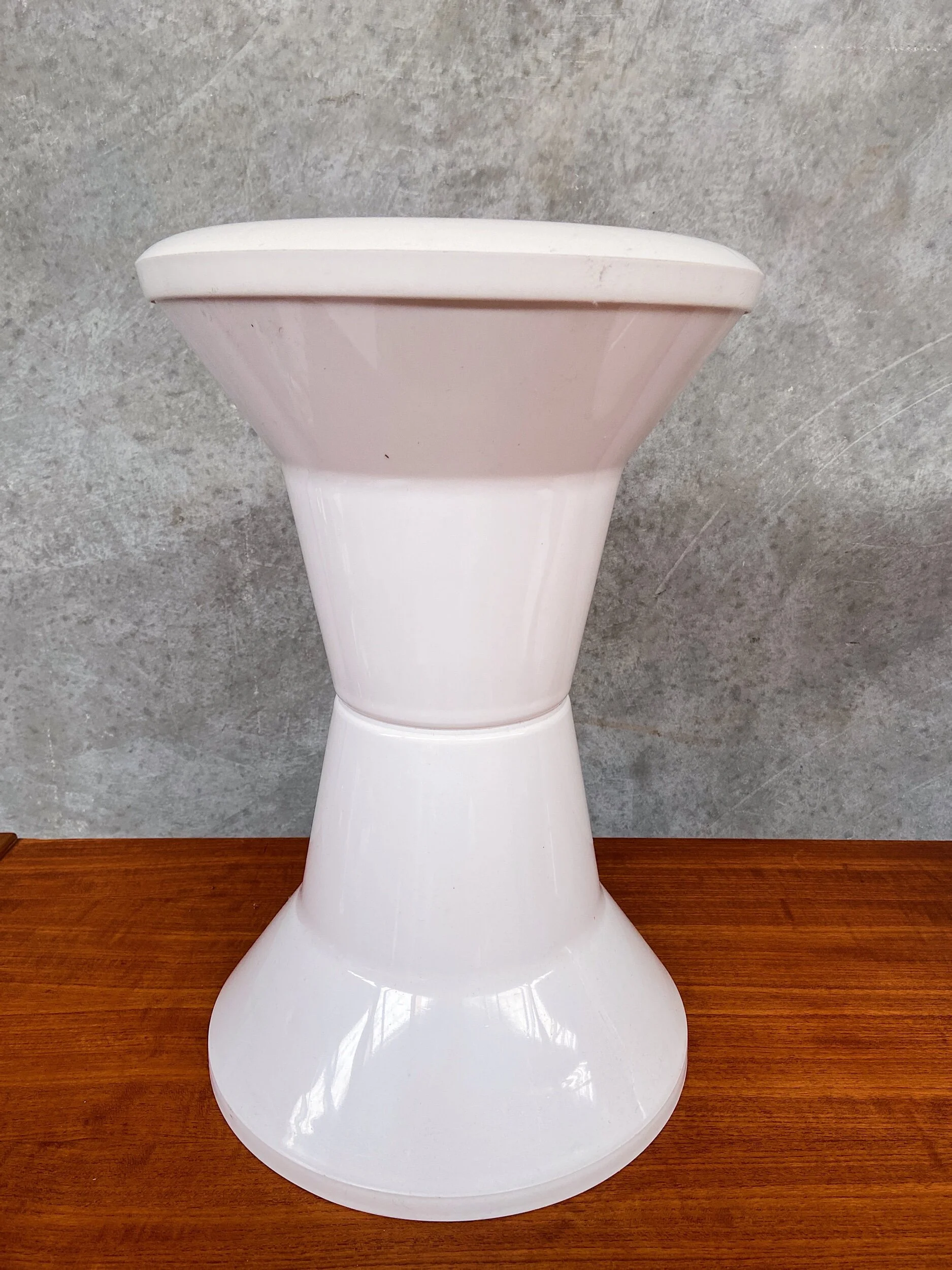 E5CAD5A9-6125-4D88-BD86-6CFE1D28CE8F