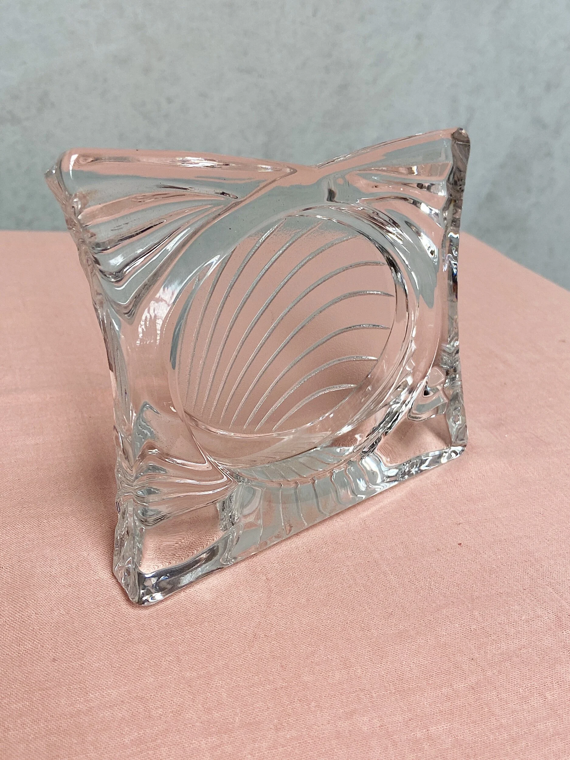 AA121CB0-4E90-4810-85E2-2E730539CAB8