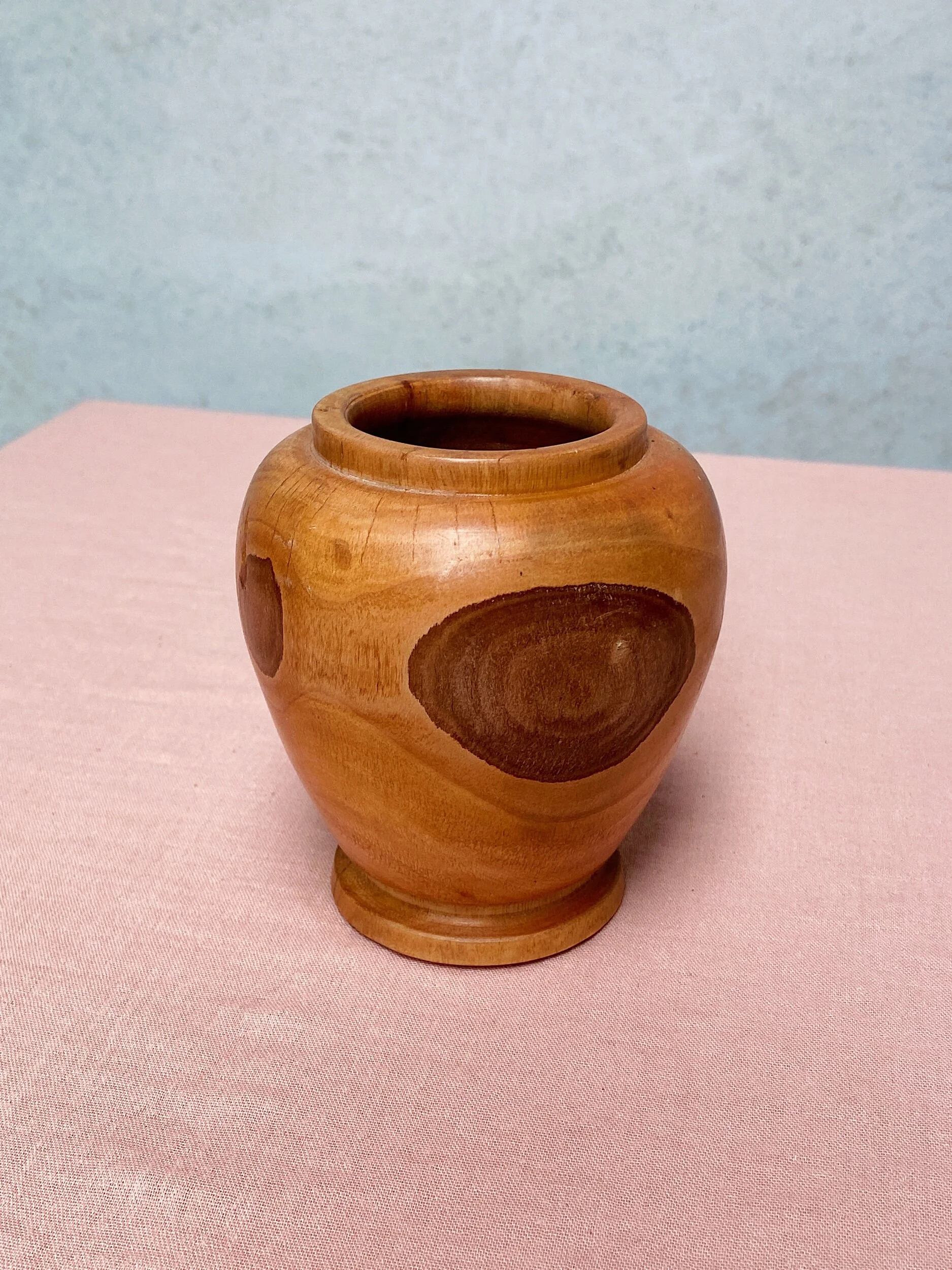 E3B60F7A-0F58-4E98-8CDD-32D9E1C9FF4A